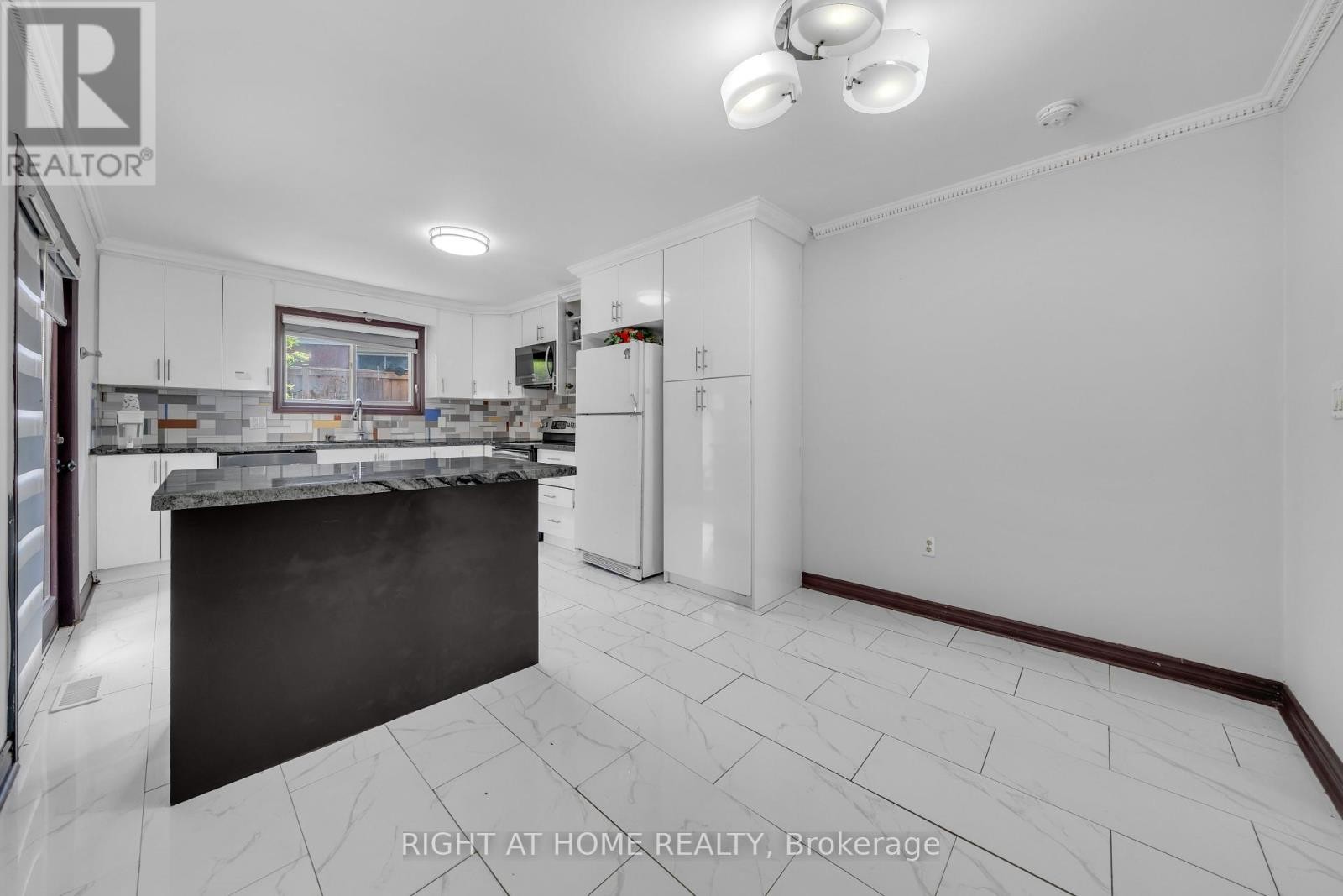 












7651 SWAN STREET

,
Niagara Falls (Ascot),




Ontario
L2H2R1


