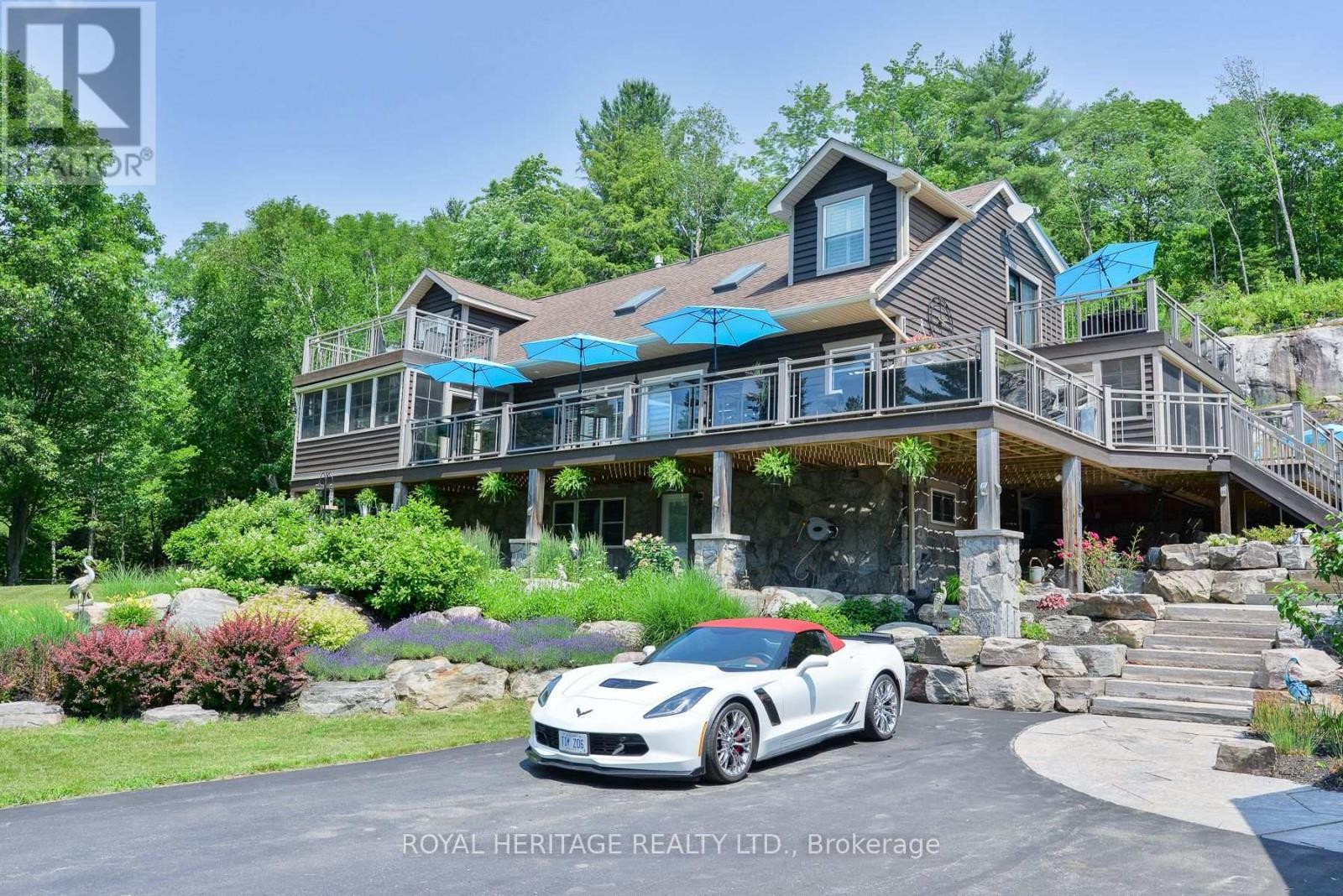 












120 HUTCHESON BEACH ROAD

,
Huntsville (Chaffey),




Ontario
P1H1N4

