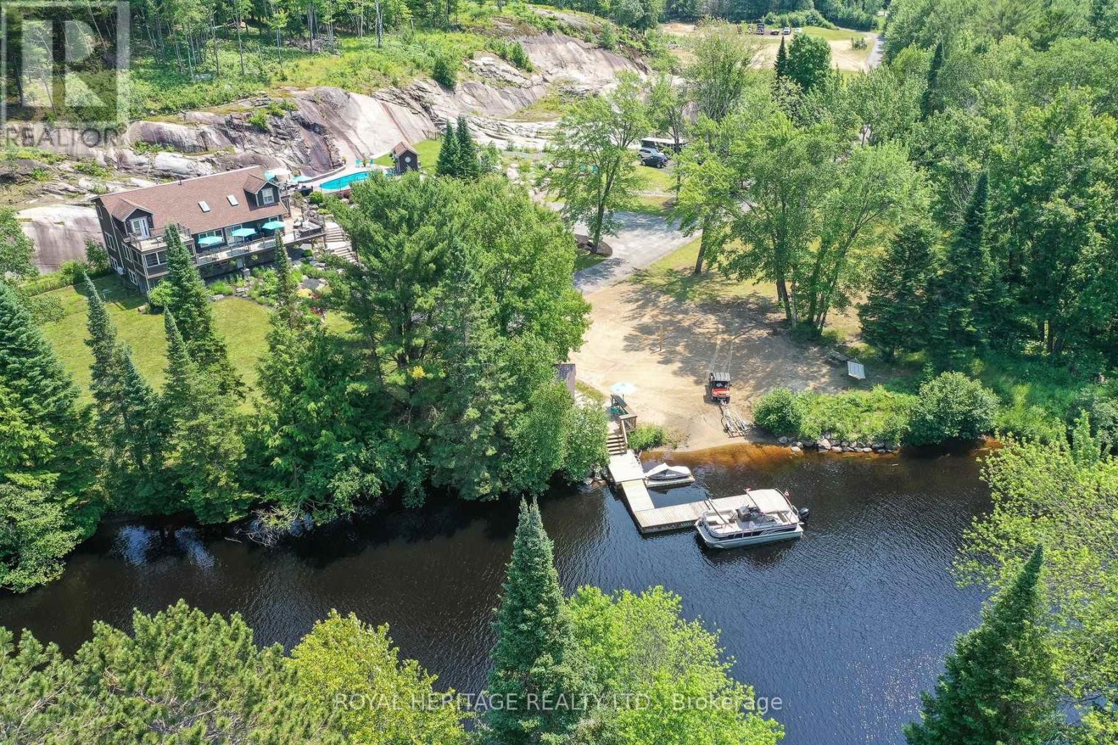 












120 HUTCHESON BEACH ROAD

,
Huntsville (Chaffey),




Ontario
P1H1N4

