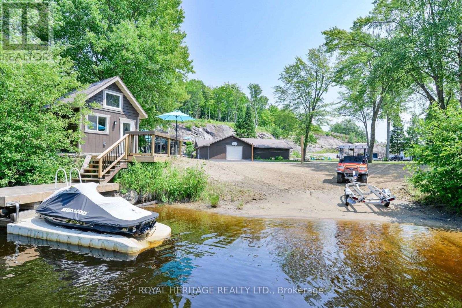 












120 HUTCHESON BEACH ROAD

,
Huntsville (Chaffey),




Ontario
P1H1N4

