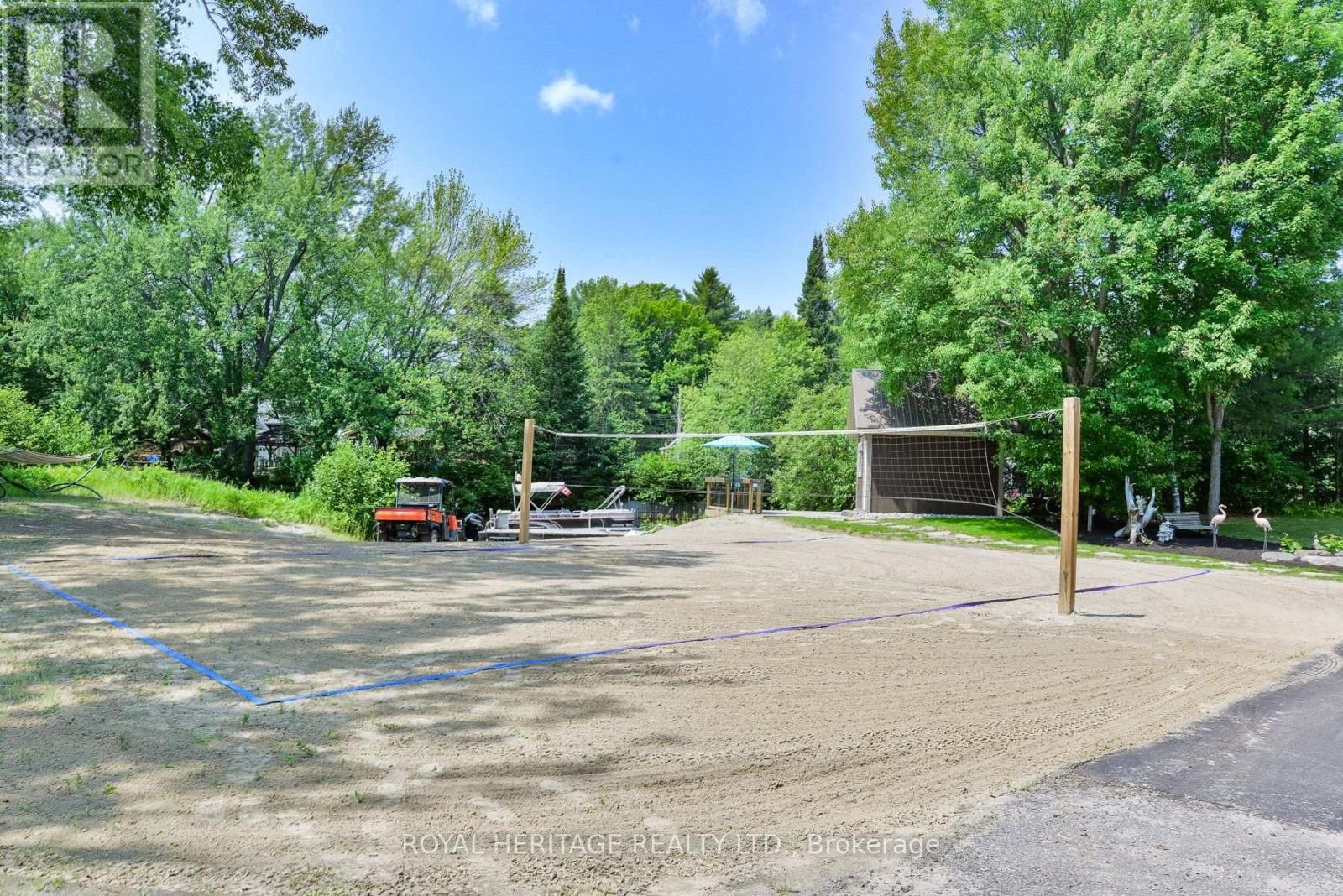 












120 HUTCHESON BEACH ROAD

,
Huntsville (Chaffey),




Ontario
P1H1N4

