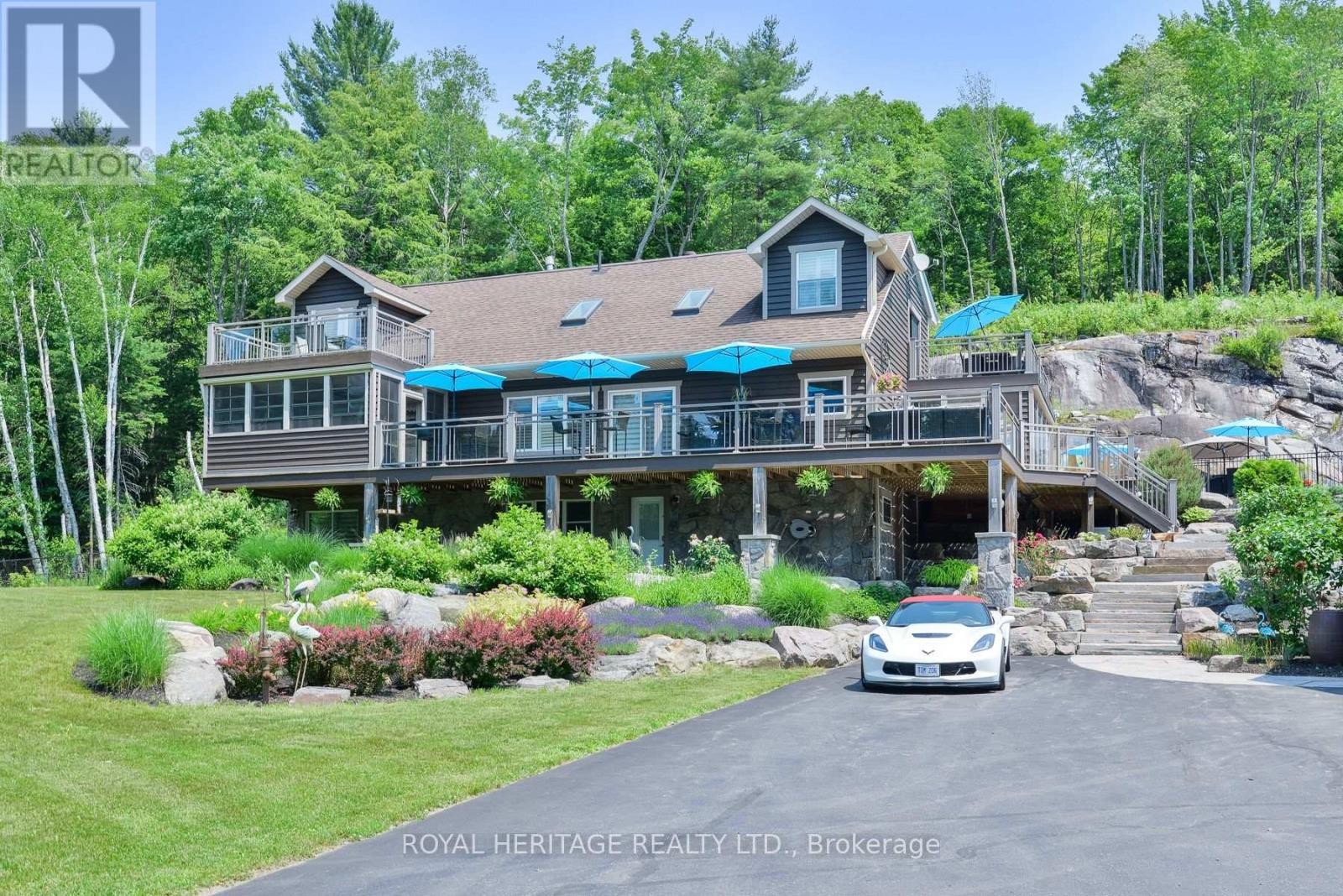 












120 HUTCHESON BEACH ROAD

,
Huntsville (Chaffey),




Ontario
P1H1N4

