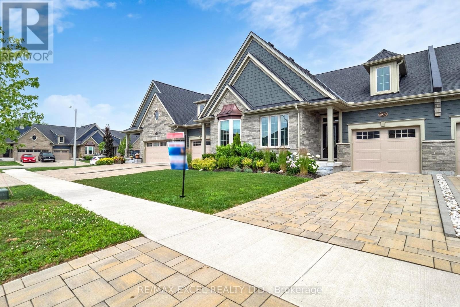 












3924 MITCHELL CRESCENT

,
Fort Erie (Black Creek),




Ontario
L0S1S0

