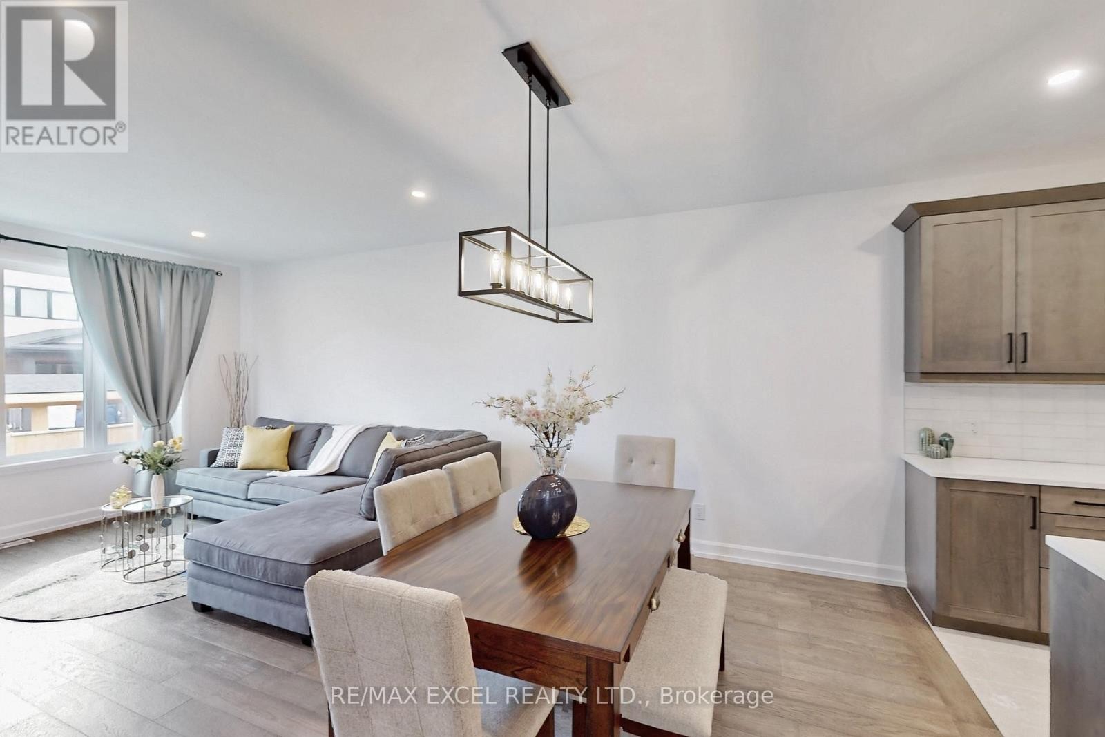 












3924 MITCHELL CRESCENT

,
Fort Erie (Black Creek),




Ontario
L0S1S0

