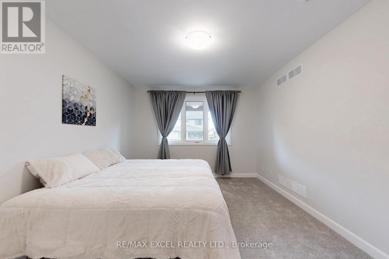 












3924 MITCHELL CRESCENT

,
Fort Erie (Black Creek),




Ontario
L0S1S0

