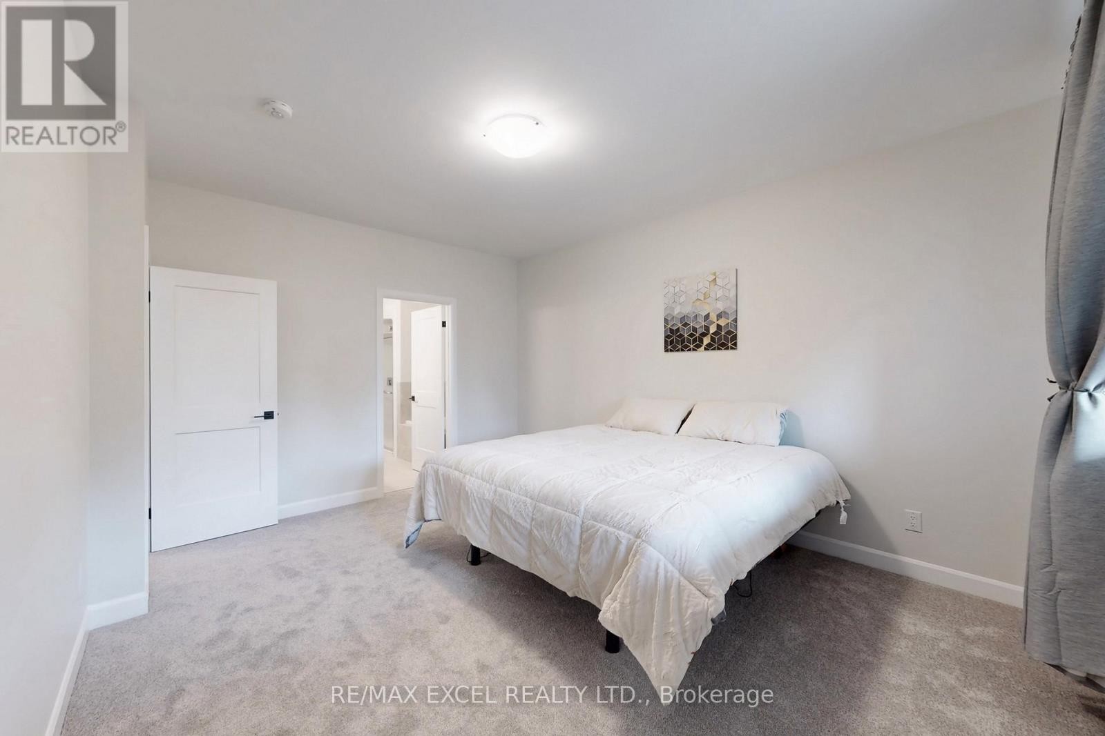 












3924 MITCHELL CRESCENT

,
Fort Erie (Black Creek),




Ontario
L0S1S0

