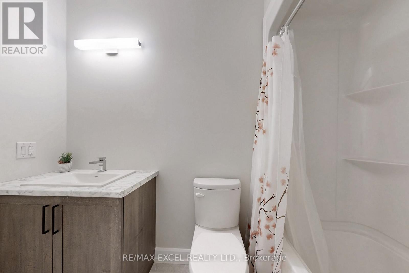 












3924 MITCHELL CRESCENT

,
Fort Erie (Black Creek),




Ontario
L0S1S0

