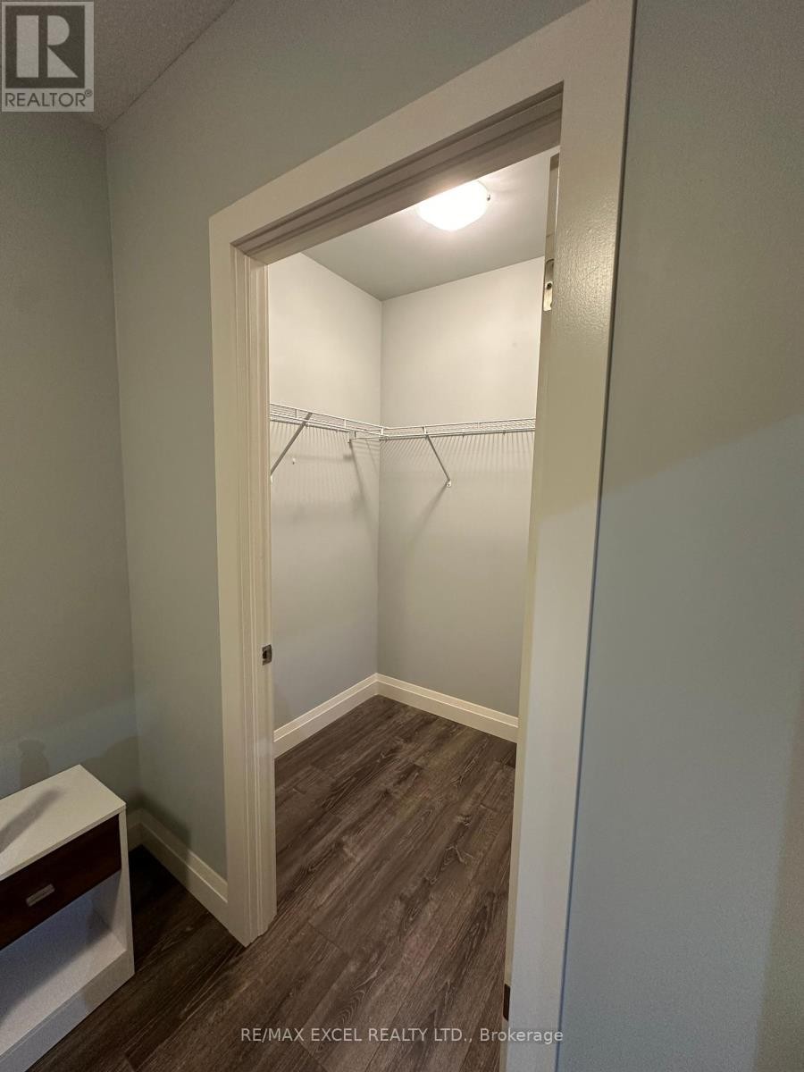 












216 - 318 SPRUCE STREET

,
Waterloo,




Ontario
N2L3M7

