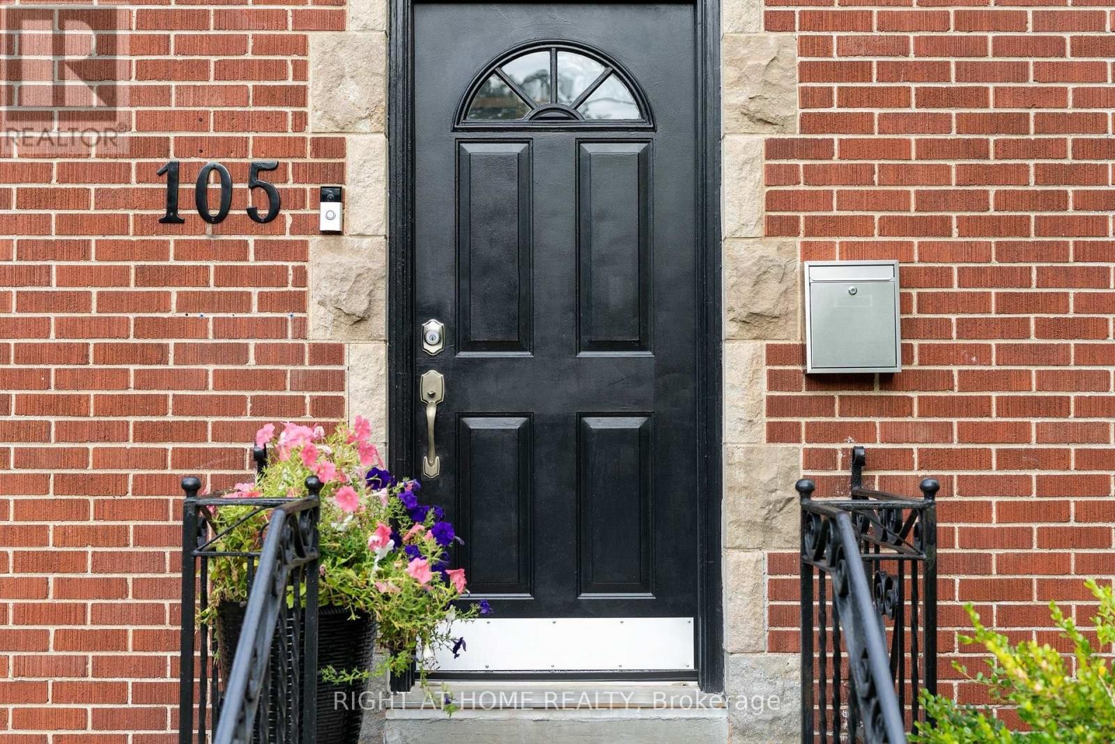 












LOWER - 105 GLENRIDGE AVENUE

,
St. Catharines (Old Glenridge),




Ontario
L2R4X5

