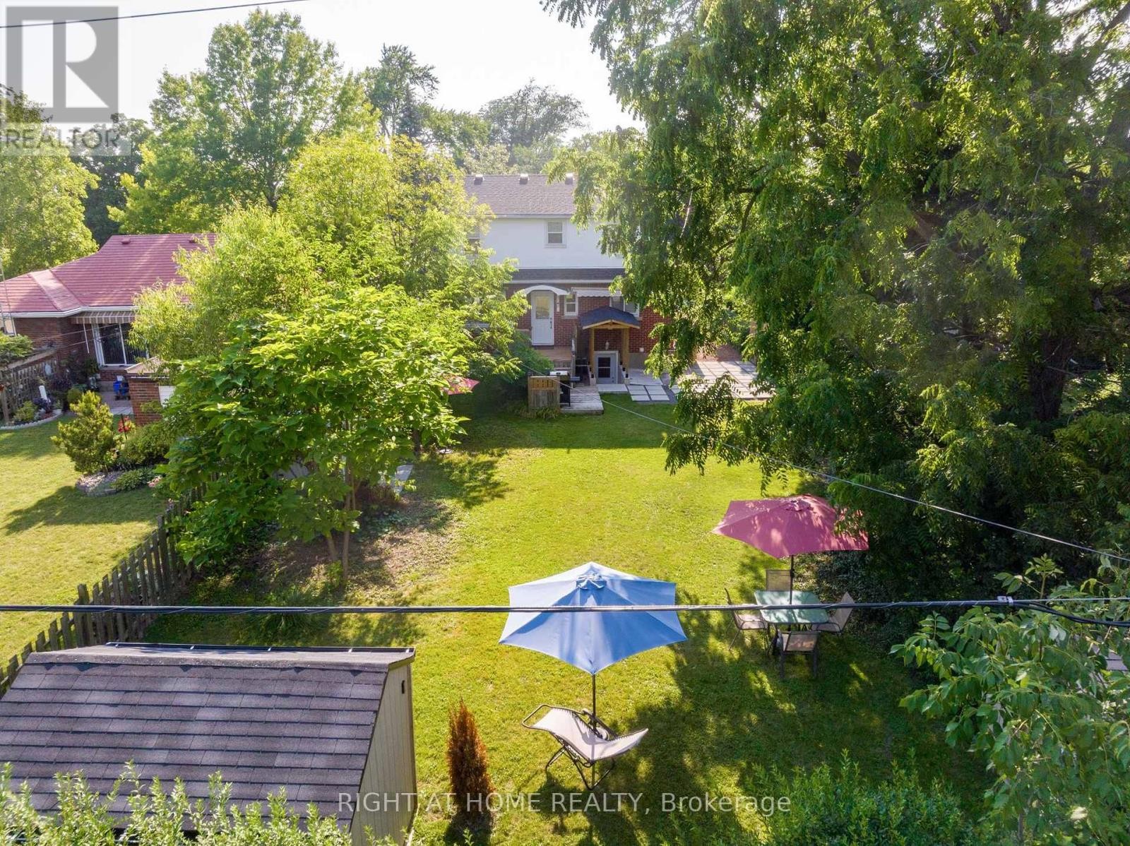 












LOWER - 105 GLENRIDGE AVENUE

,
St. Catharines (Old Glenridge),




Ontario
L2R4X5

