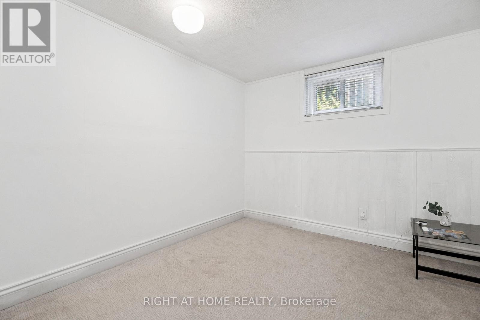 












LOWER - 105 GLENRIDGE AVENUE

,
St. Catharines (Old Glenridge),




Ontario
L2R4X5

