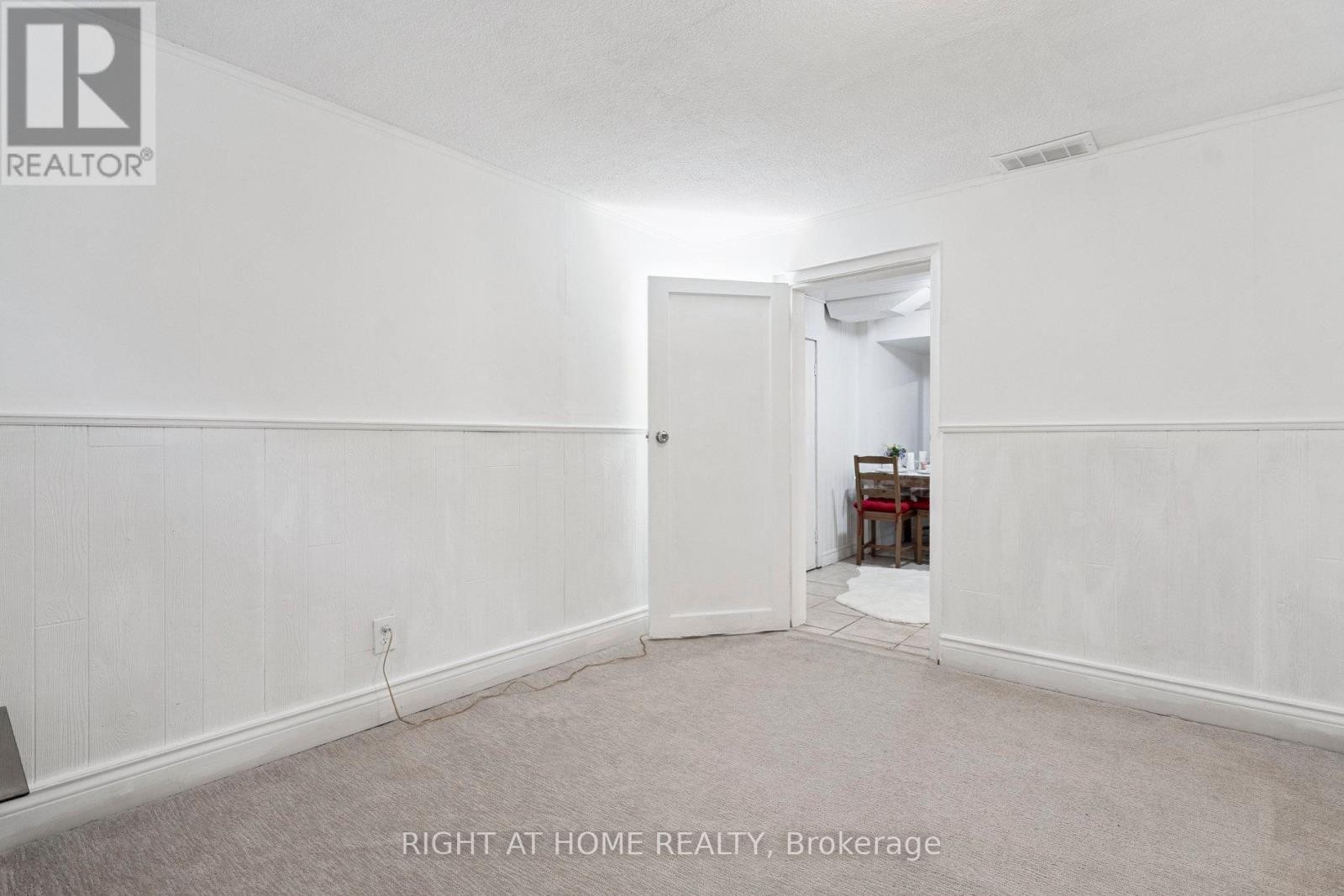 












LOWER - 105 GLENRIDGE AVENUE

,
St. Catharines (Old Glenridge),




Ontario
L2R4X5

