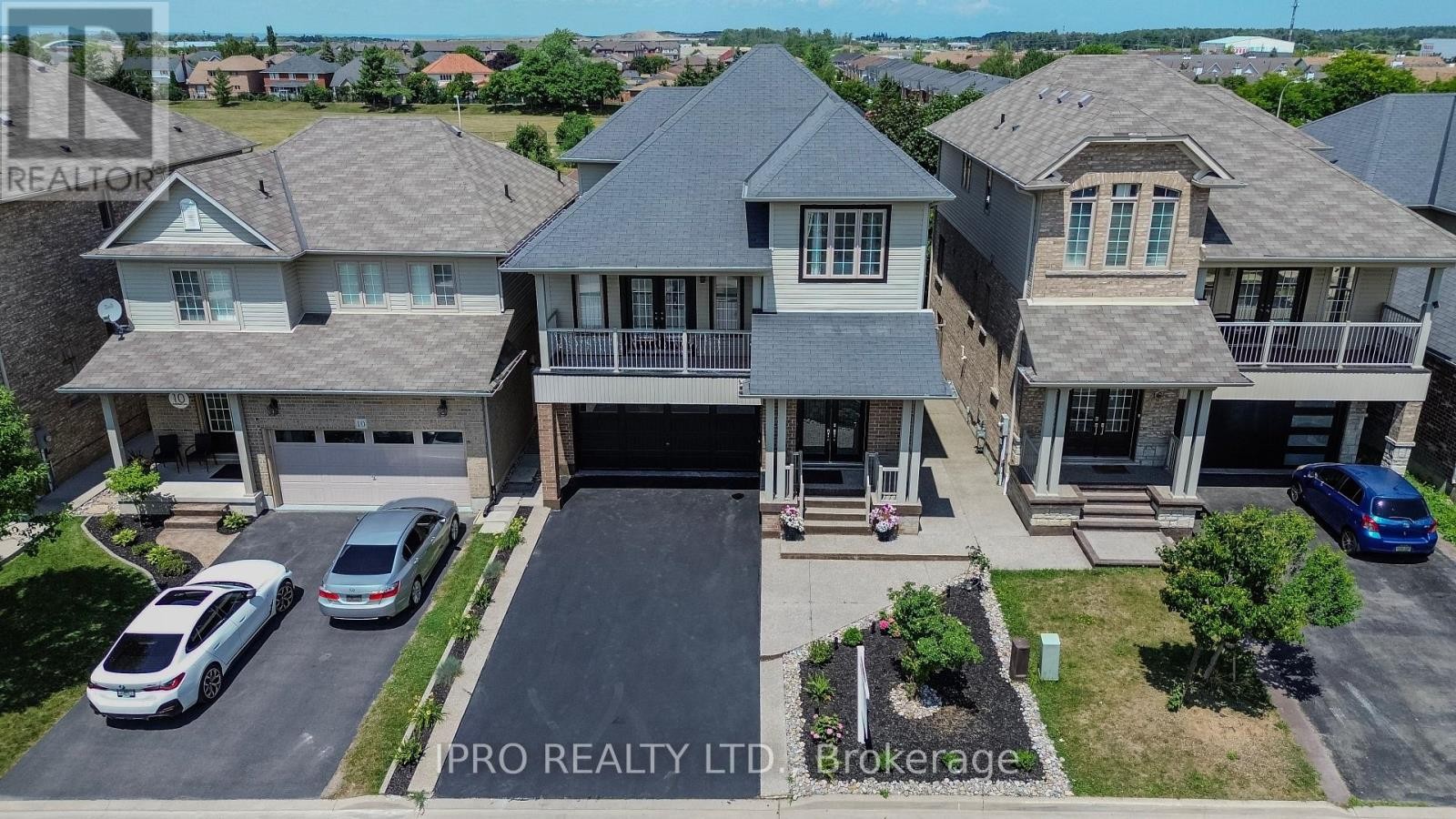 












12 BANKFIELD CRESCENT

,
Hamilton (Stoney Creek Mountain),




Ontario
L8J0B9

