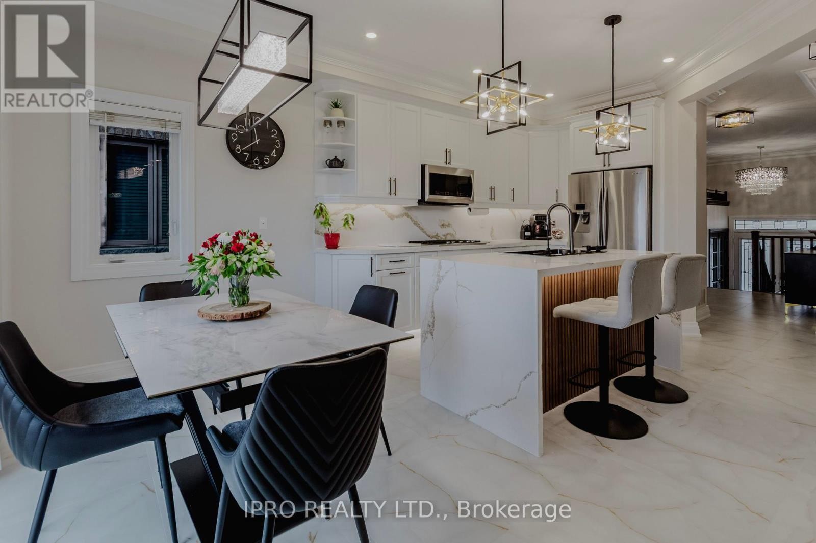 












12 BANKFIELD CRESCENT

,
Hamilton (Stoney Creek Mountain),




Ontario
L8J0B9

