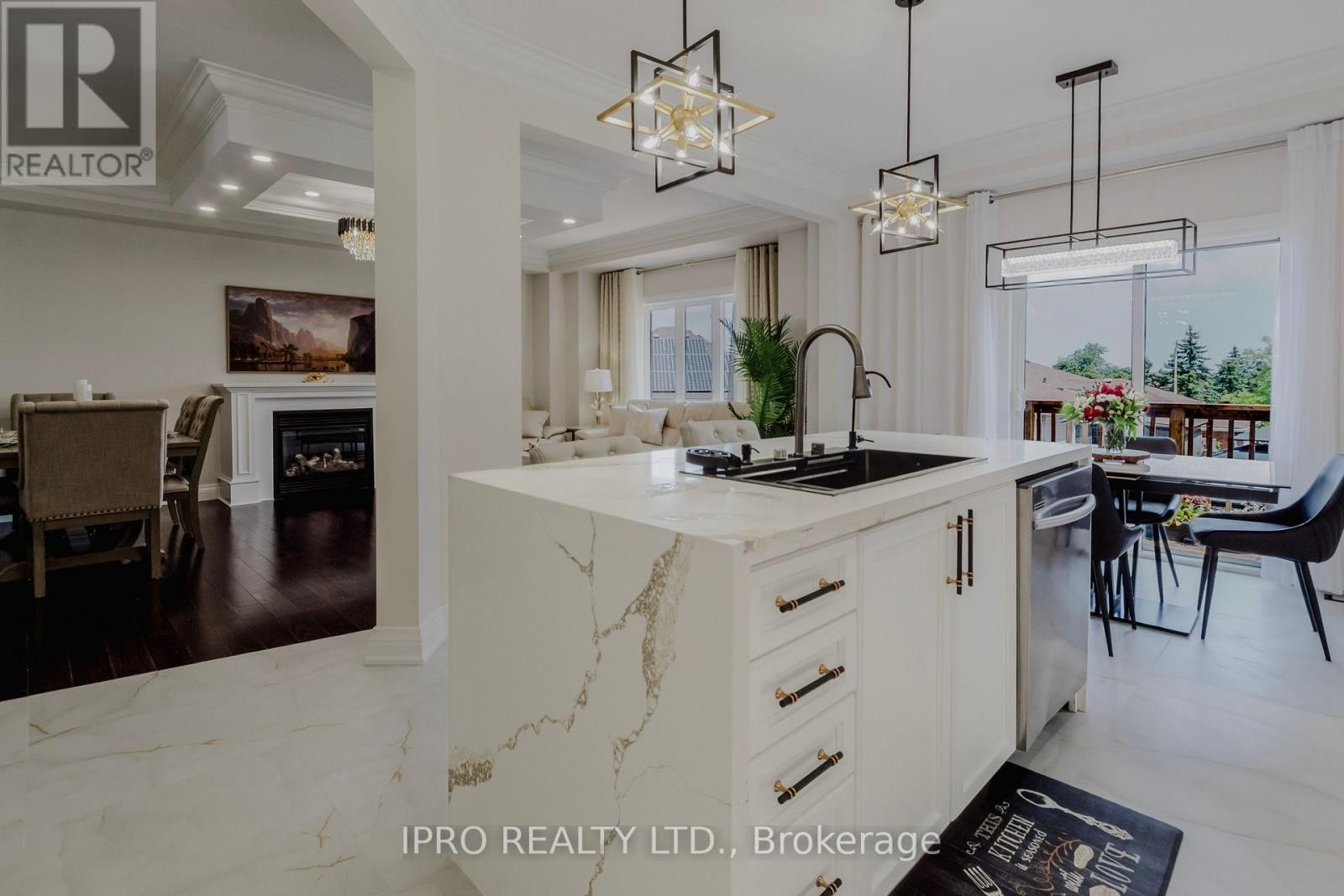 












12 BANKFIELD CRESCENT

,
Hamilton (Stoney Creek Mountain),




Ontario
L8J0B9

