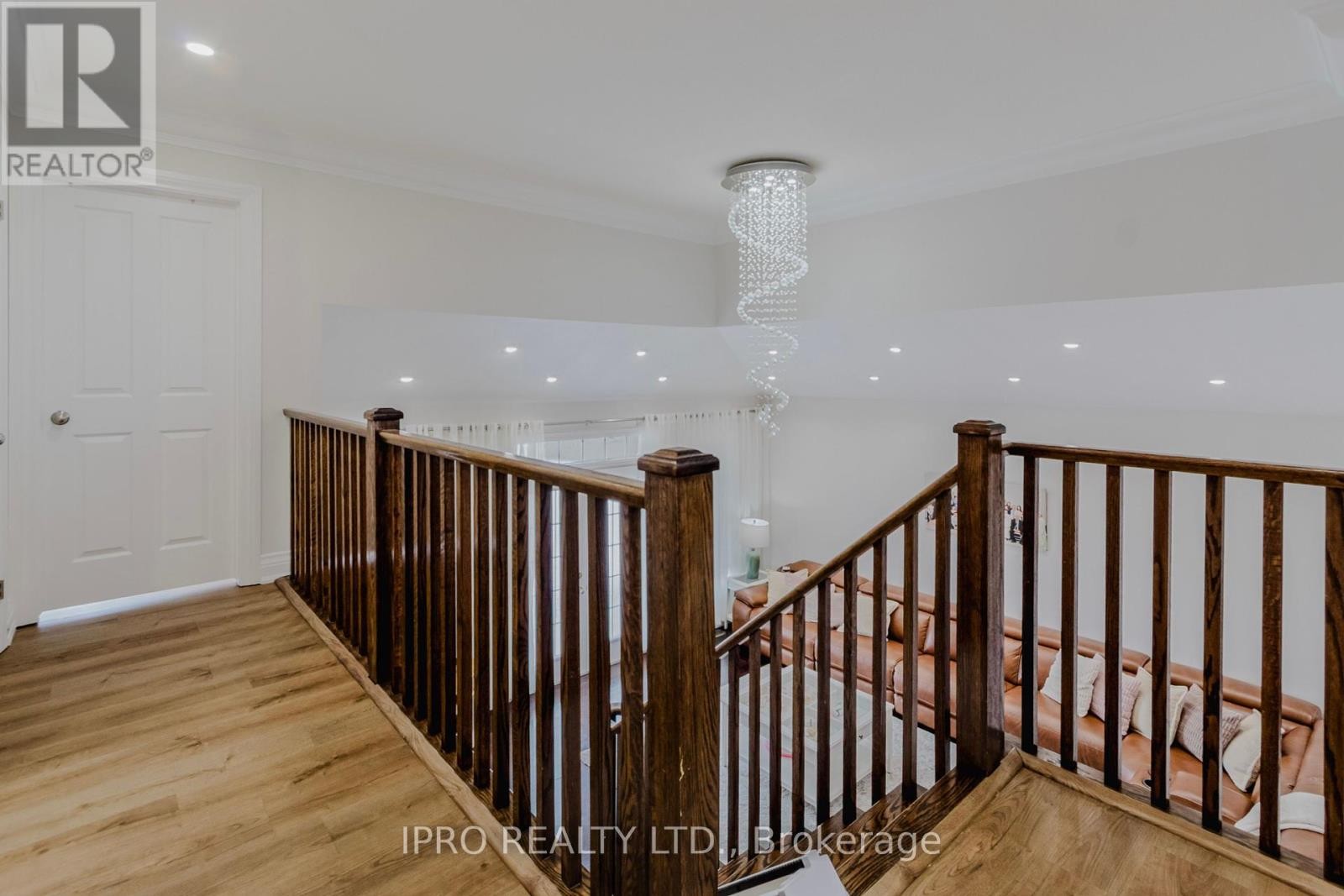 












12 BANKFIELD CRESCENT

,
Hamilton (Stoney Creek Mountain),




Ontario
L8J0B9

