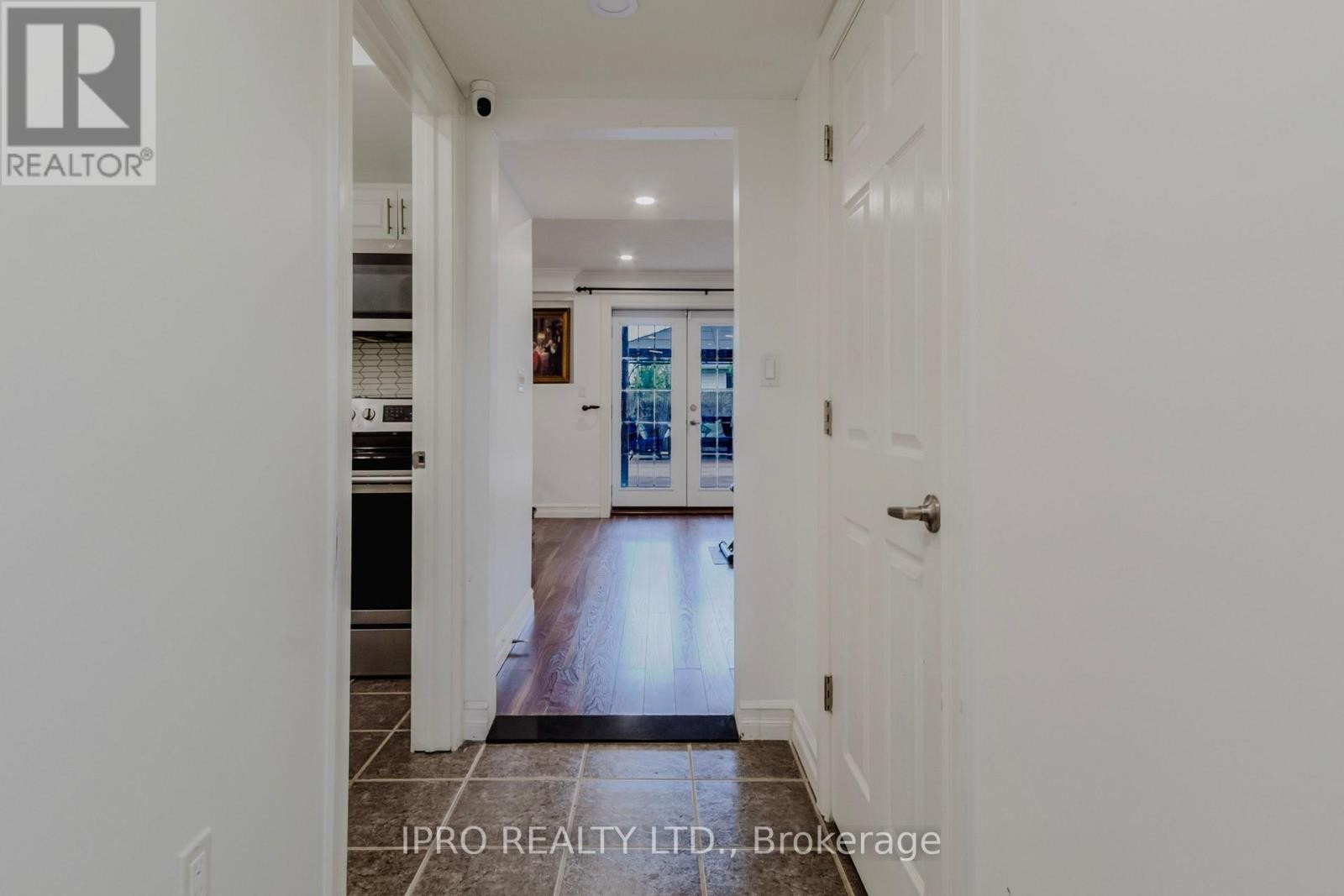 












12 BANKFIELD CRESCENT

,
Hamilton (Stoney Creek Mountain),




Ontario
L8J0B9

