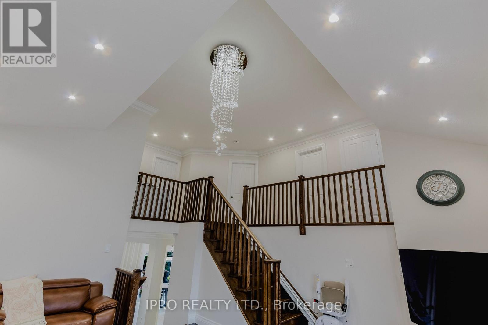 












12 BANKFIELD CRESCENT

,
Hamilton (Stoney Creek Mountain),




Ontario
L8J0B9

