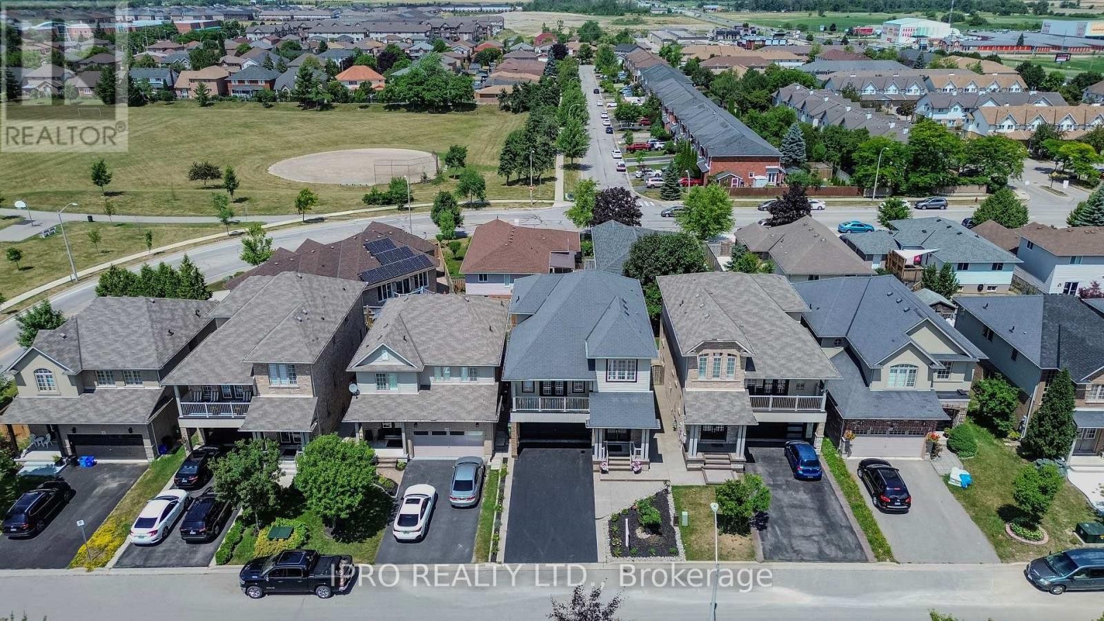 












12 BANKFIELD CRESCENT

,
Hamilton (Stoney Creek Mountain),




Ontario
L8J0B9

