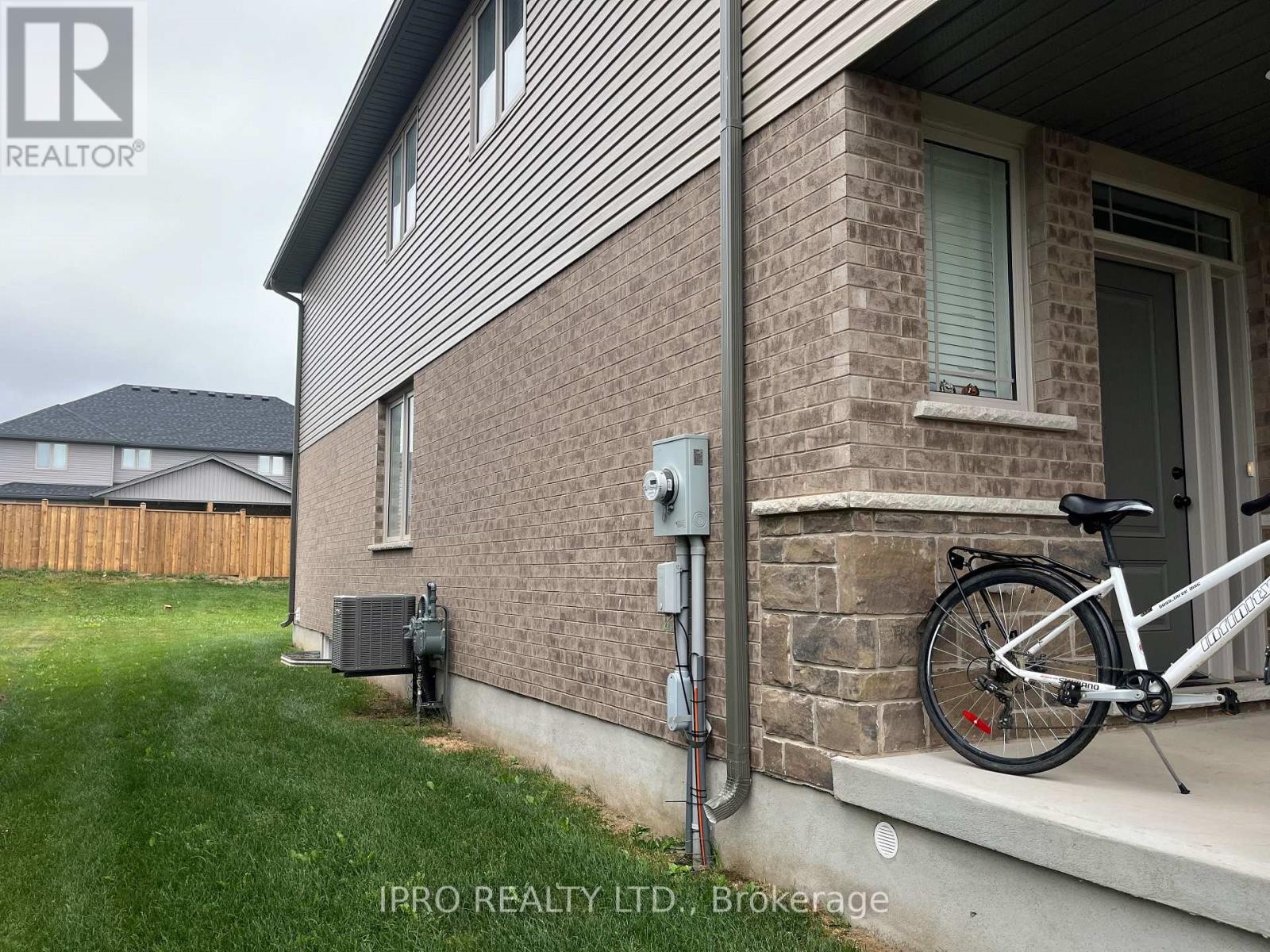 












172 WALSH STREET

,
Wellington North (Arthur),




Ontario
N0G1A0

