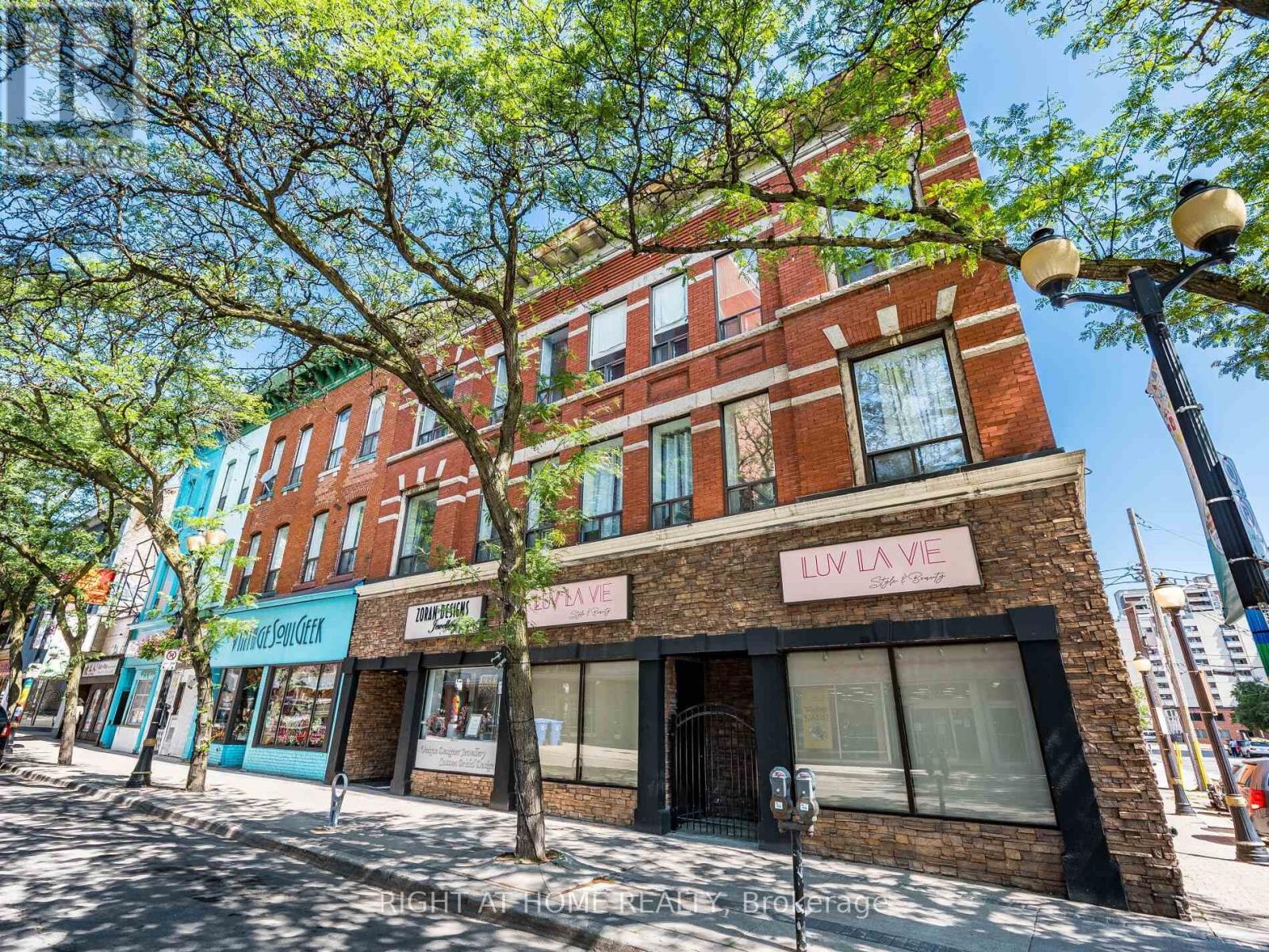 












302 - 283 KING STREET

,
Hamilton (Beasley),




Ontario
L8N1B9


