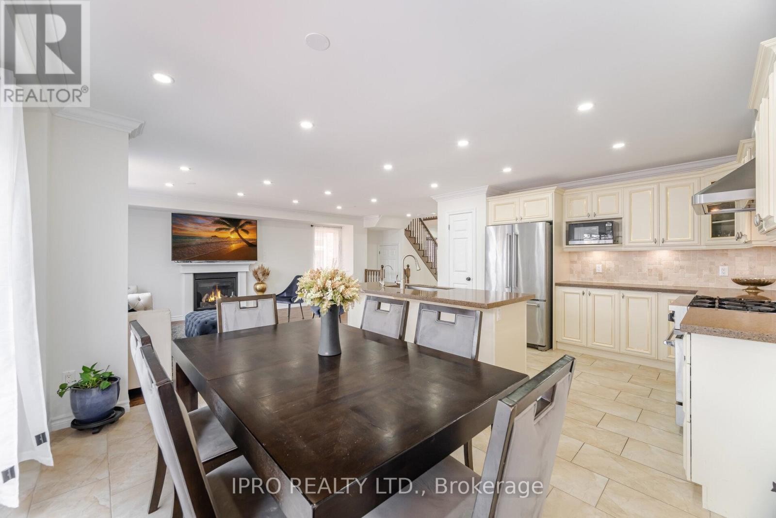 












132 COKER CRESCENT

,
Guelph/Eramosa (Rockwood),




Ontario
N0B2K0

