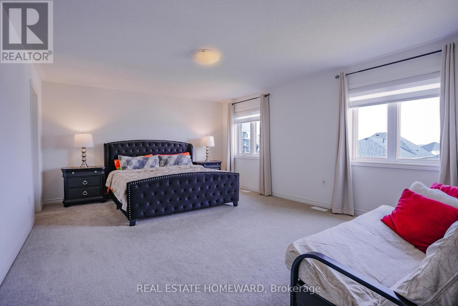 












111 REA DRIVE

,
Centre Wellington (Fergus),




Ontario
N1M2W3

