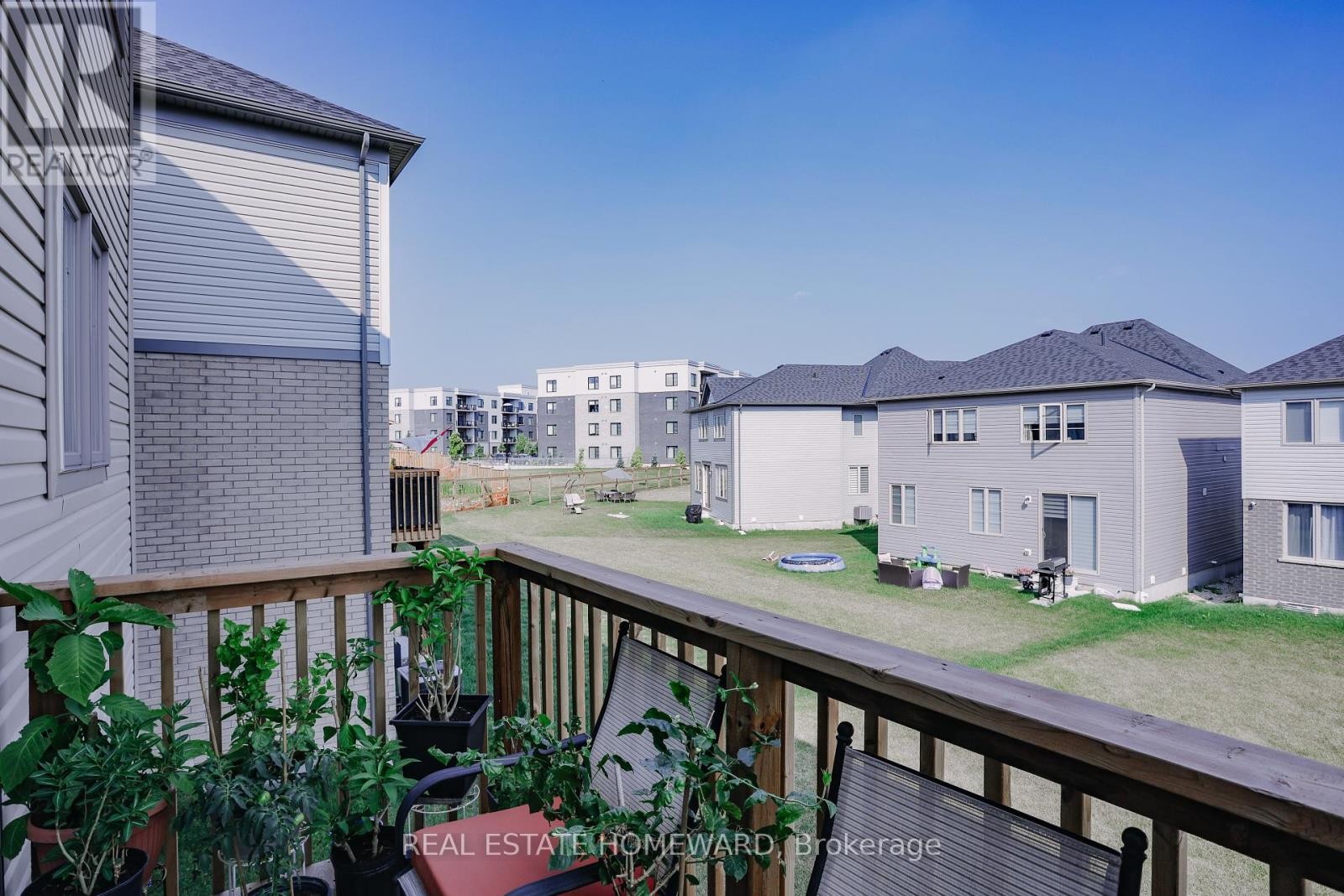 












111 REA DRIVE

,
Centre Wellington (Fergus),




Ontario
N1M2W3

