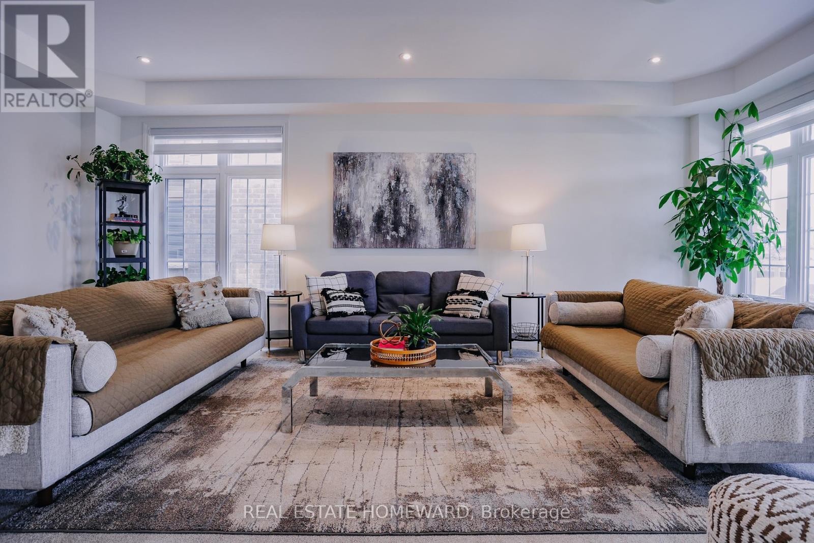 












111 REA DRIVE

,
Centre Wellington (Fergus),




Ontario
N1M2W3

