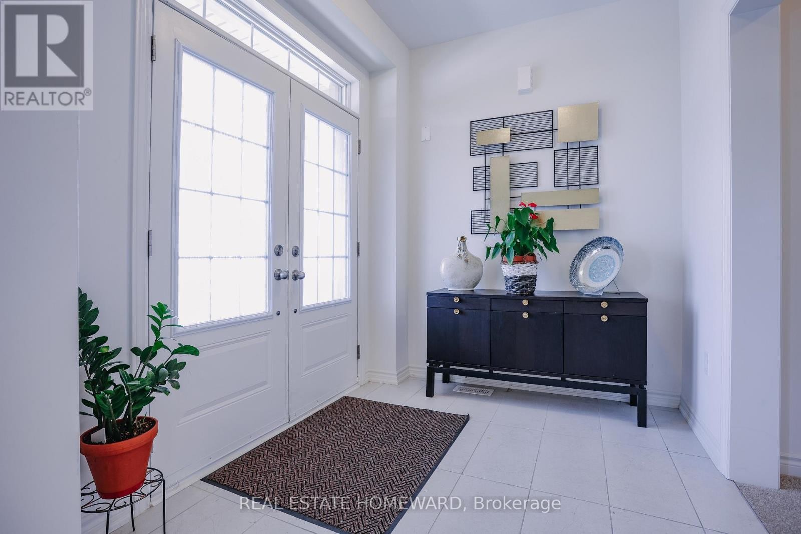 












111 REA DRIVE

,
Centre Wellington (Fergus),




Ontario
N1M2W3

