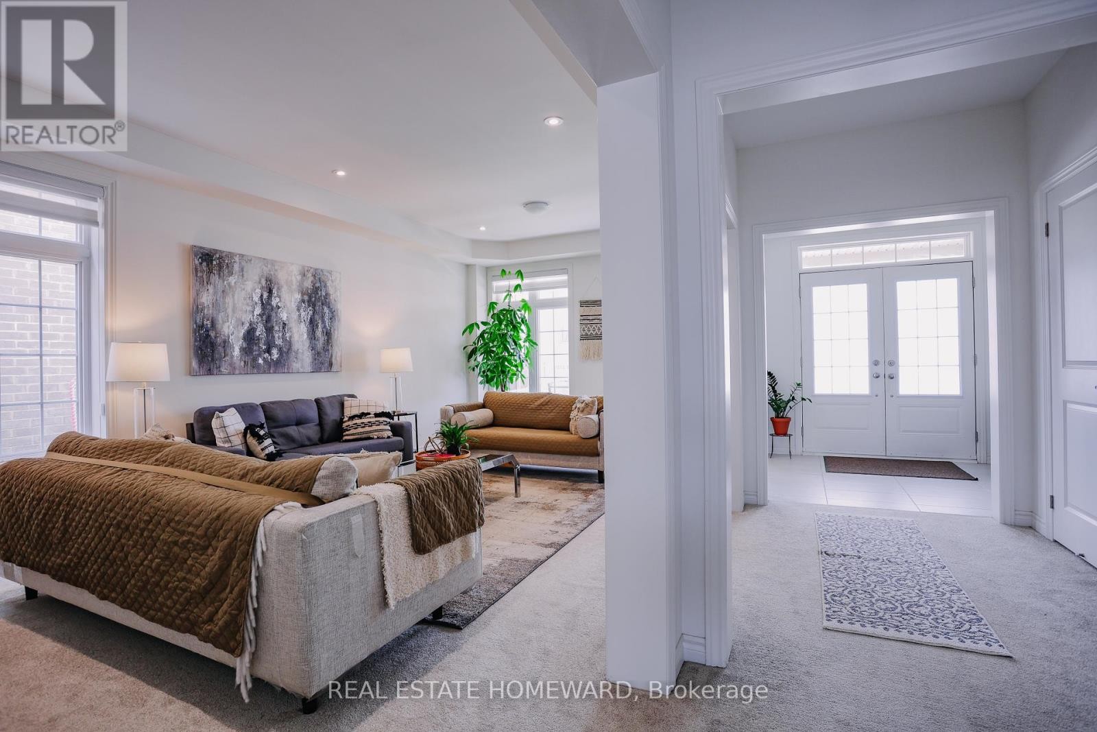 












111 REA DRIVE

,
Centre Wellington (Fergus),




Ontario
N1M2W3

