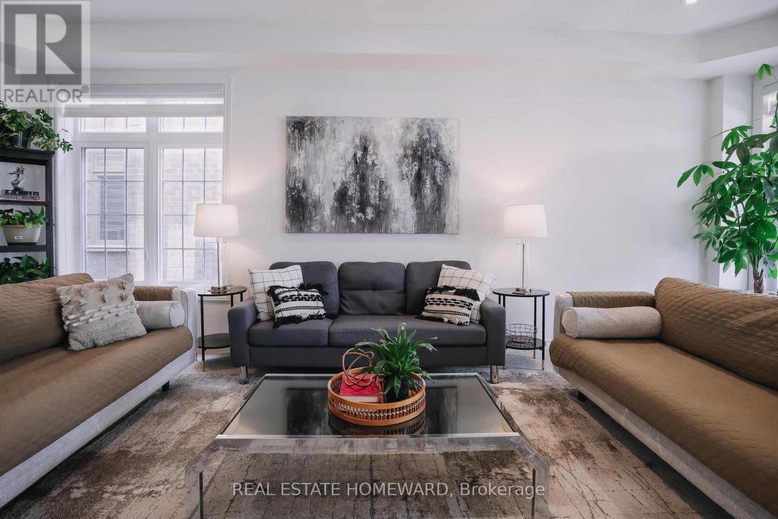 












111 REA DRIVE

,
Centre Wellington (Fergus),




Ontario
N1M2W3

