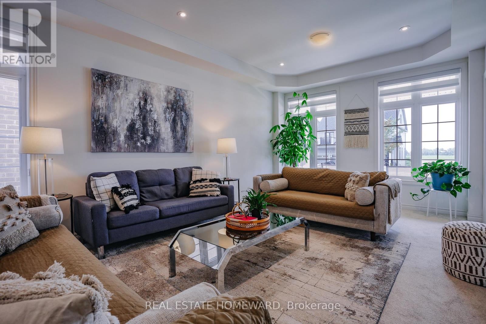 












111 REA DRIVE

,
Centre Wellington (Fergus),




Ontario
N1M2W3

