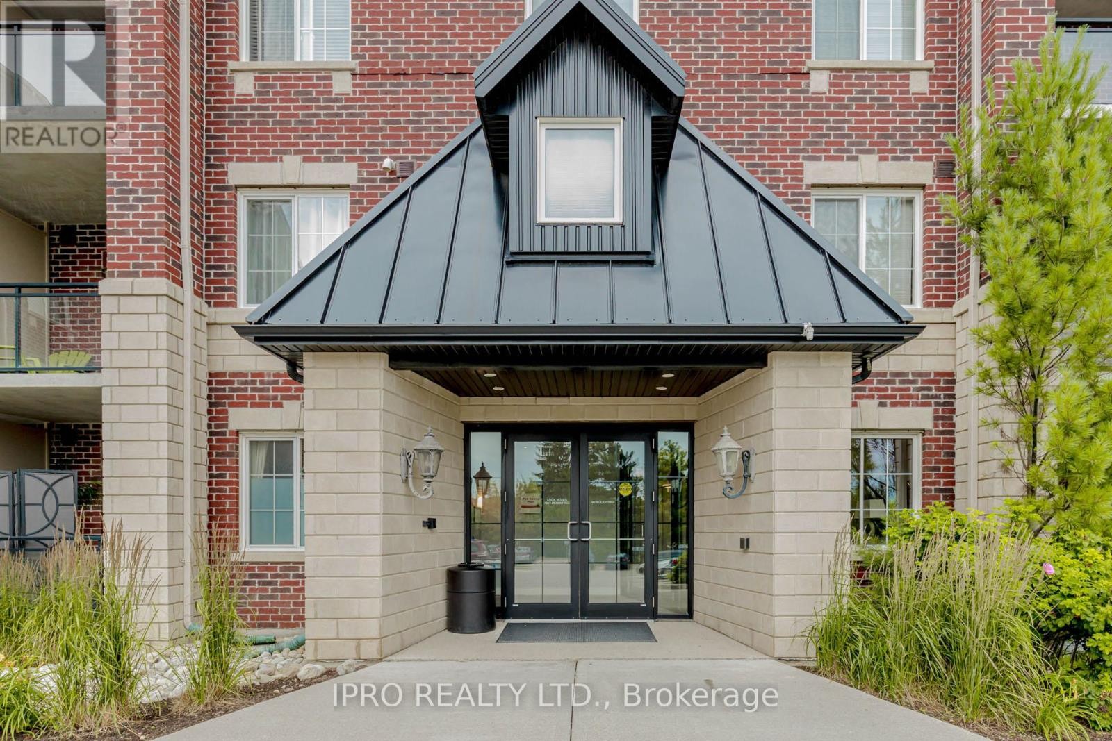 












419 - 1440 GORDON STREET

,
Guelph (Pineridge/Westminster Woods),




Ontario
N1L1C8

