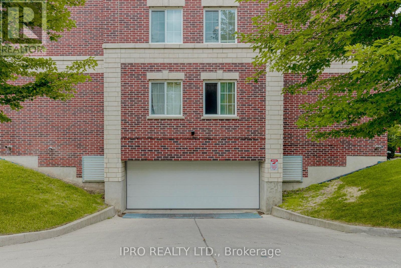 












419 - 1440 GORDON STREET

,
Guelph (Pineridge/Westminster Woods),




Ontario
N1L1C8

