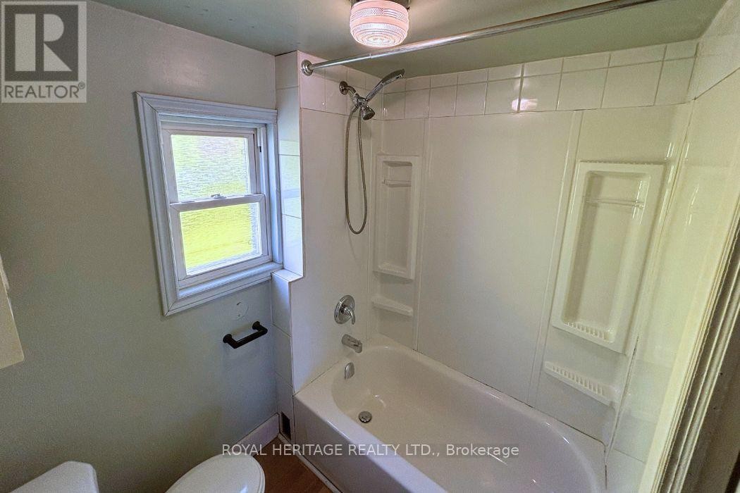 












41 HARRIETT STREET

,
Belleville (Belleville Ward),




Ontario
K8P1V4


