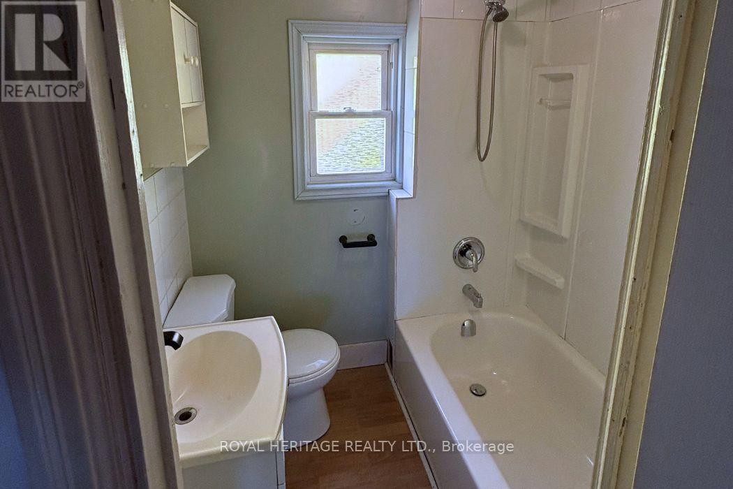 












41 HARRIETT STREET

,
Belleville (Belleville Ward),




Ontario
K8P1V4

