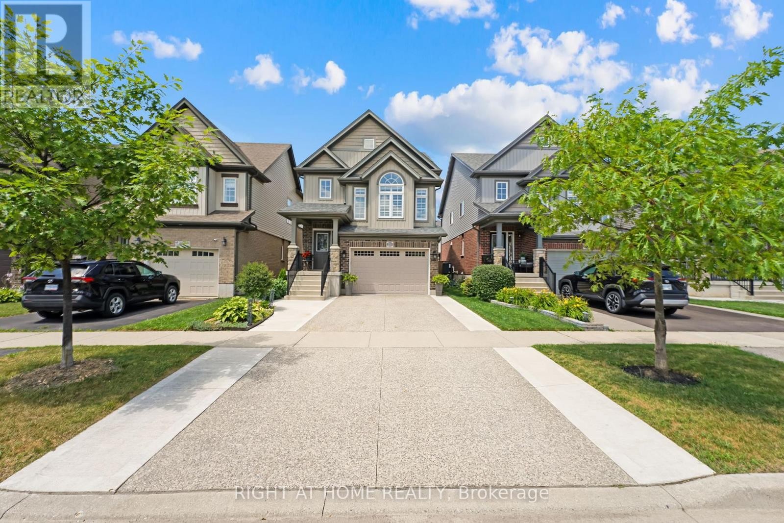 












211 HARDCASTLE DRIVE

,
Cambridge,




Ontario
N1S0A8

