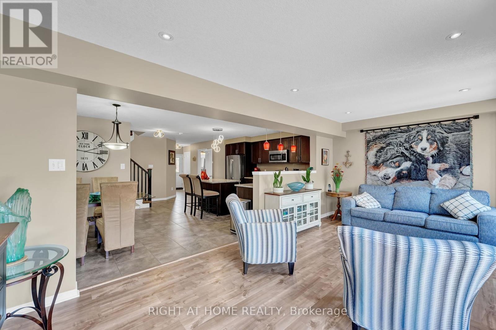 












211 HARDCASTLE DRIVE

,
Cambridge,




Ontario
N1S0A8

