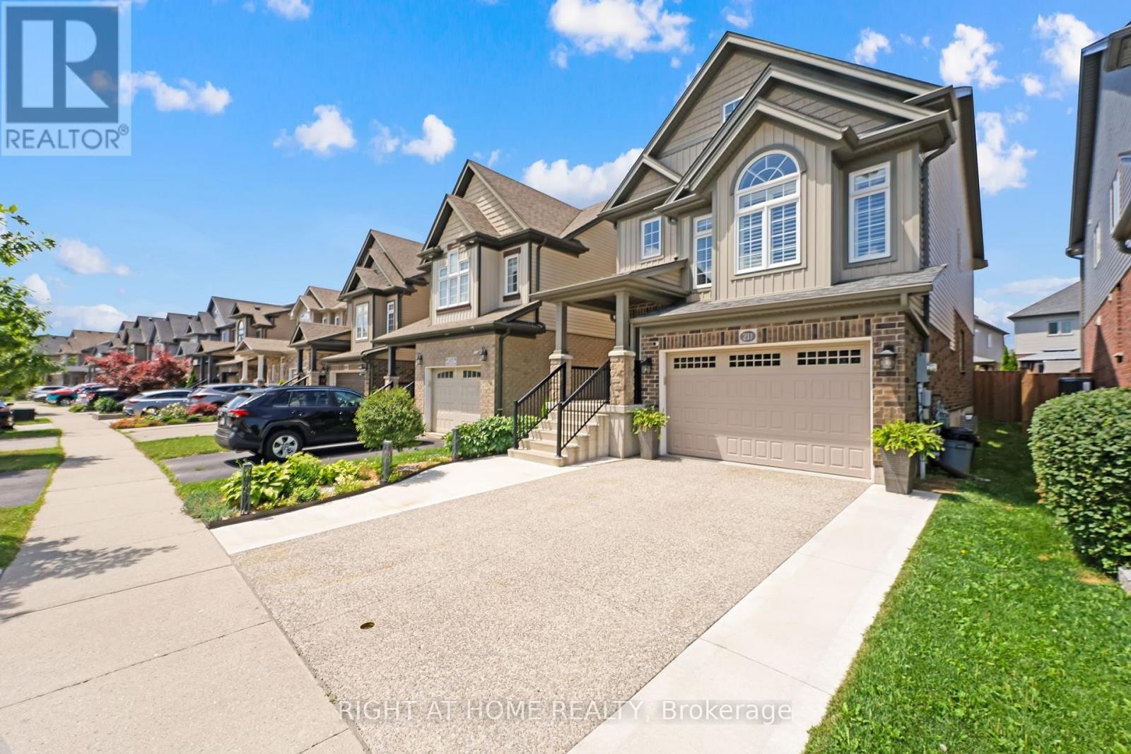 












211 HARDCASTLE DRIVE

,
Cambridge,




Ontario
N1S0A8

