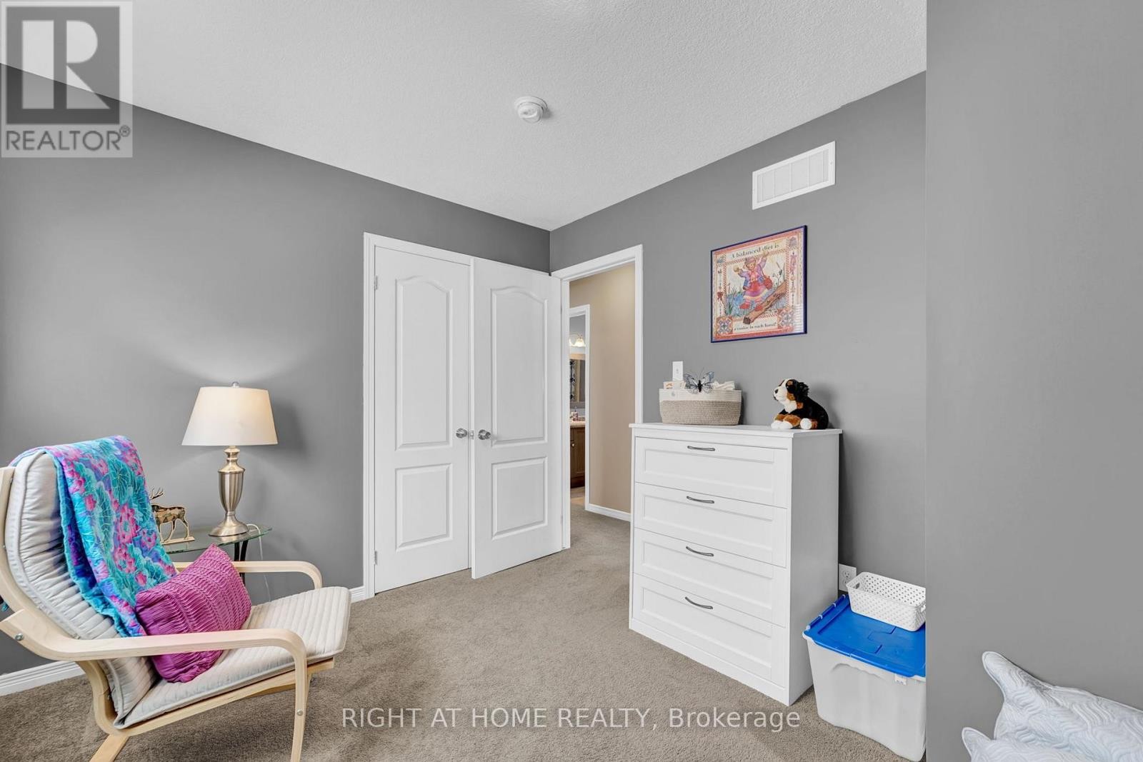 












211 HARDCASTLE DRIVE

,
Cambridge,




Ontario
N1S0A8

