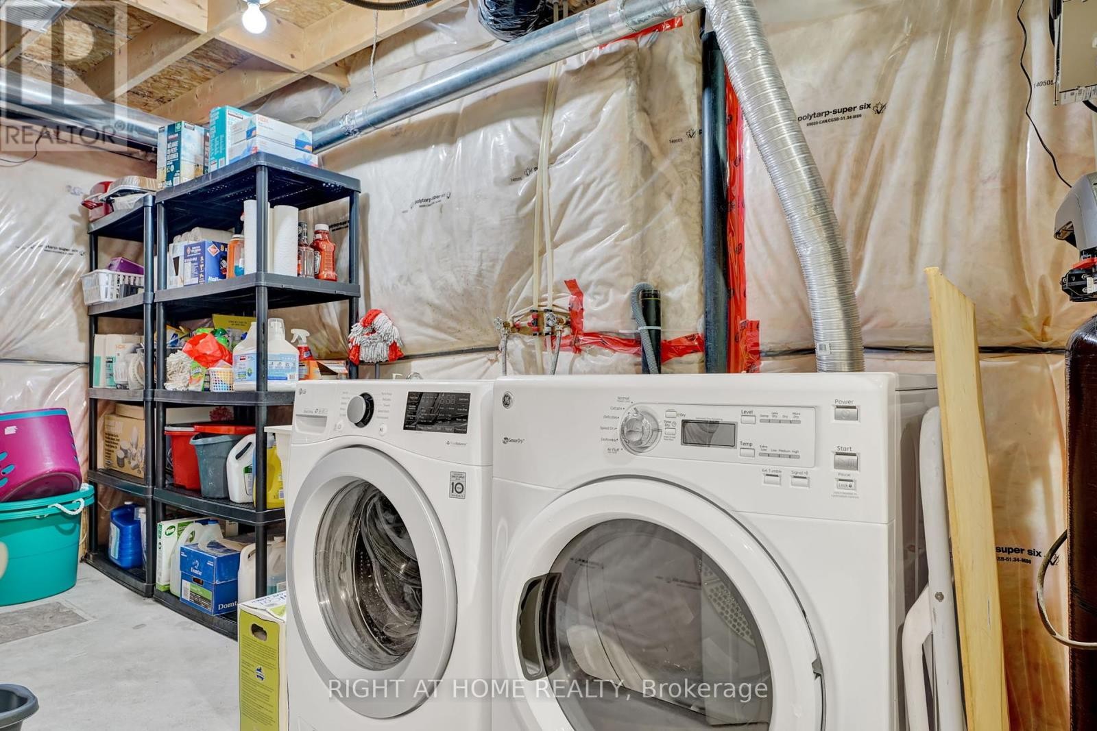 












211 HARDCASTLE DRIVE

,
Cambridge,




Ontario
N1S0A8

