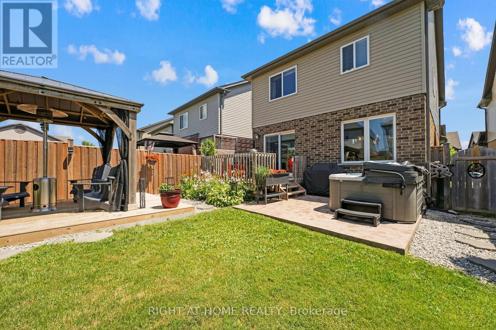 












211 HARDCASTLE DRIVE

,
Cambridge,




Ontario
N1S0A8

