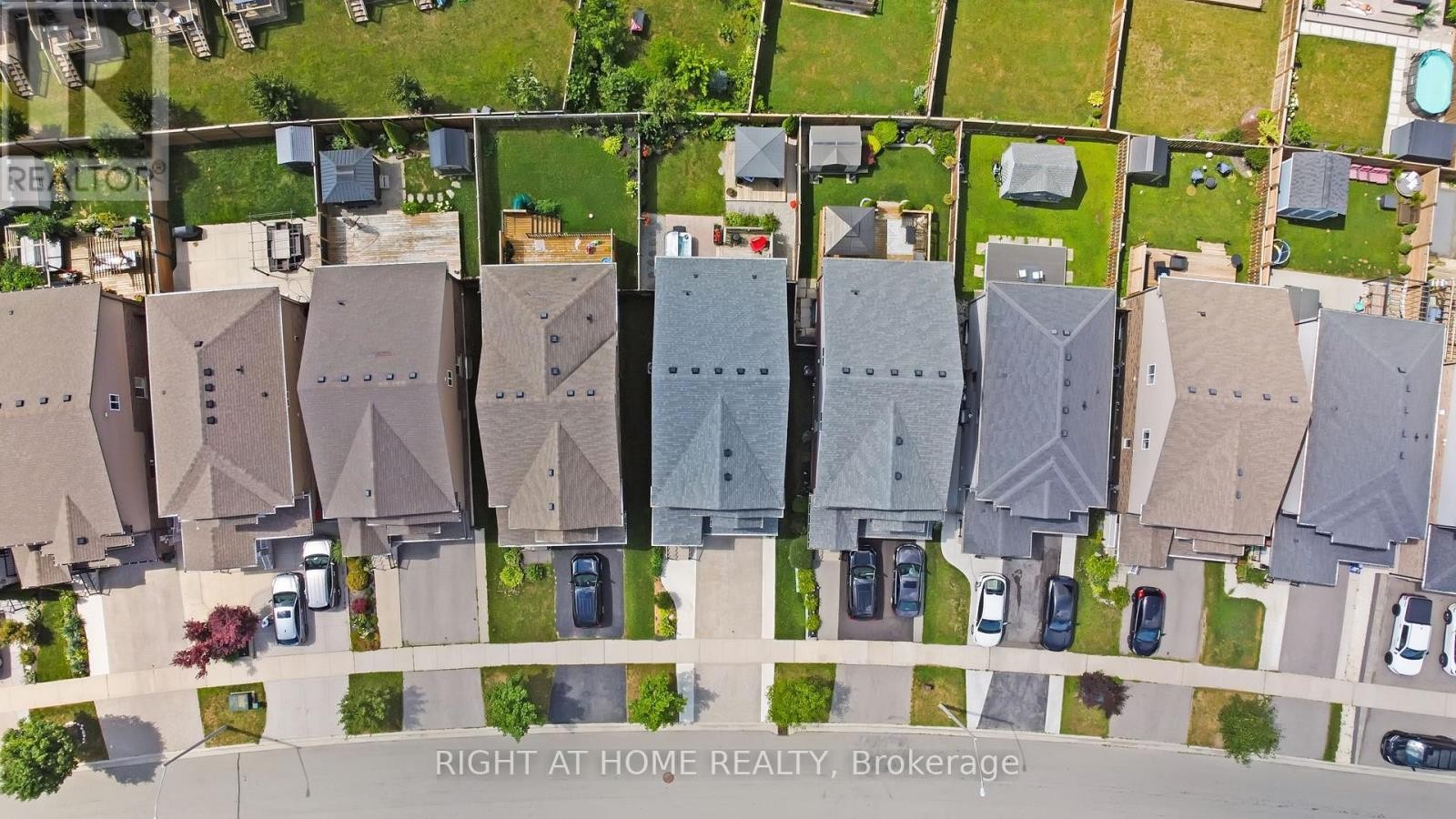 












211 HARDCASTLE DRIVE

,
Cambridge,




Ontario
N1S0A8

