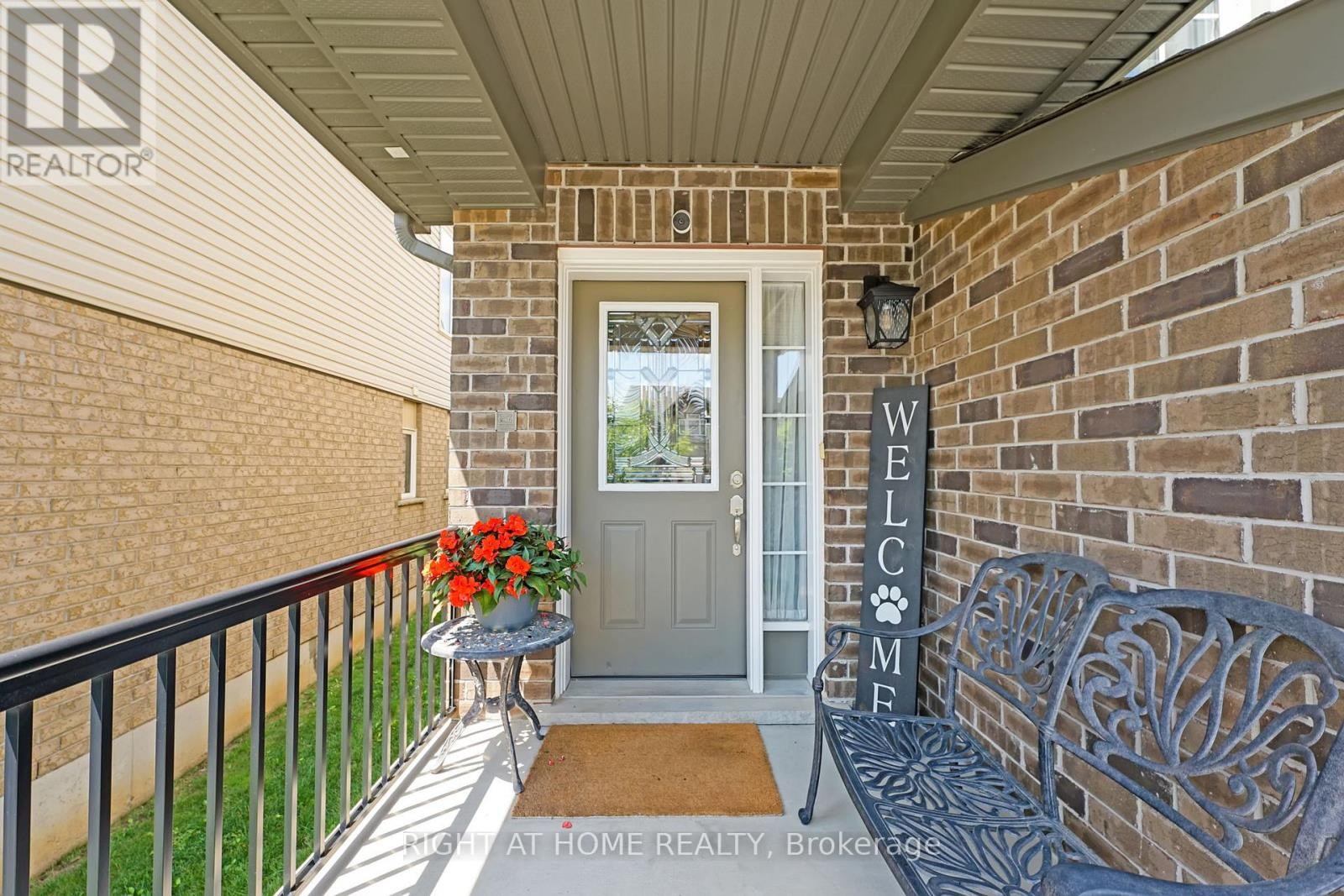 












211 HARDCASTLE DRIVE

,
Cambridge,




Ontario
N1S0A8

