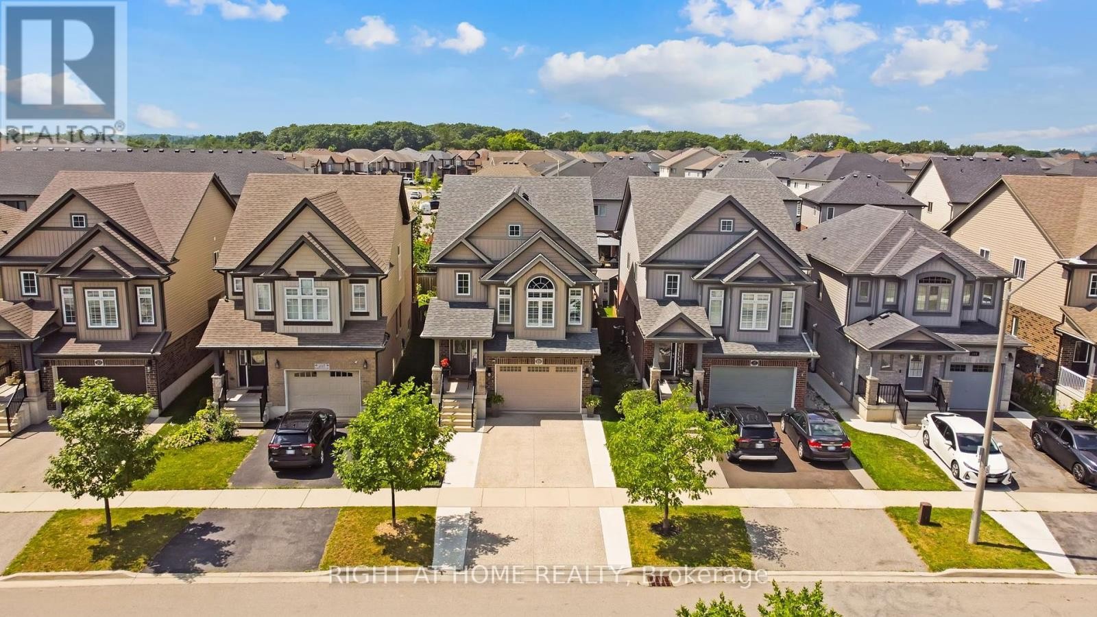 












211 HARDCASTLE DRIVE

,
Cambridge,




Ontario
N1S0A8

