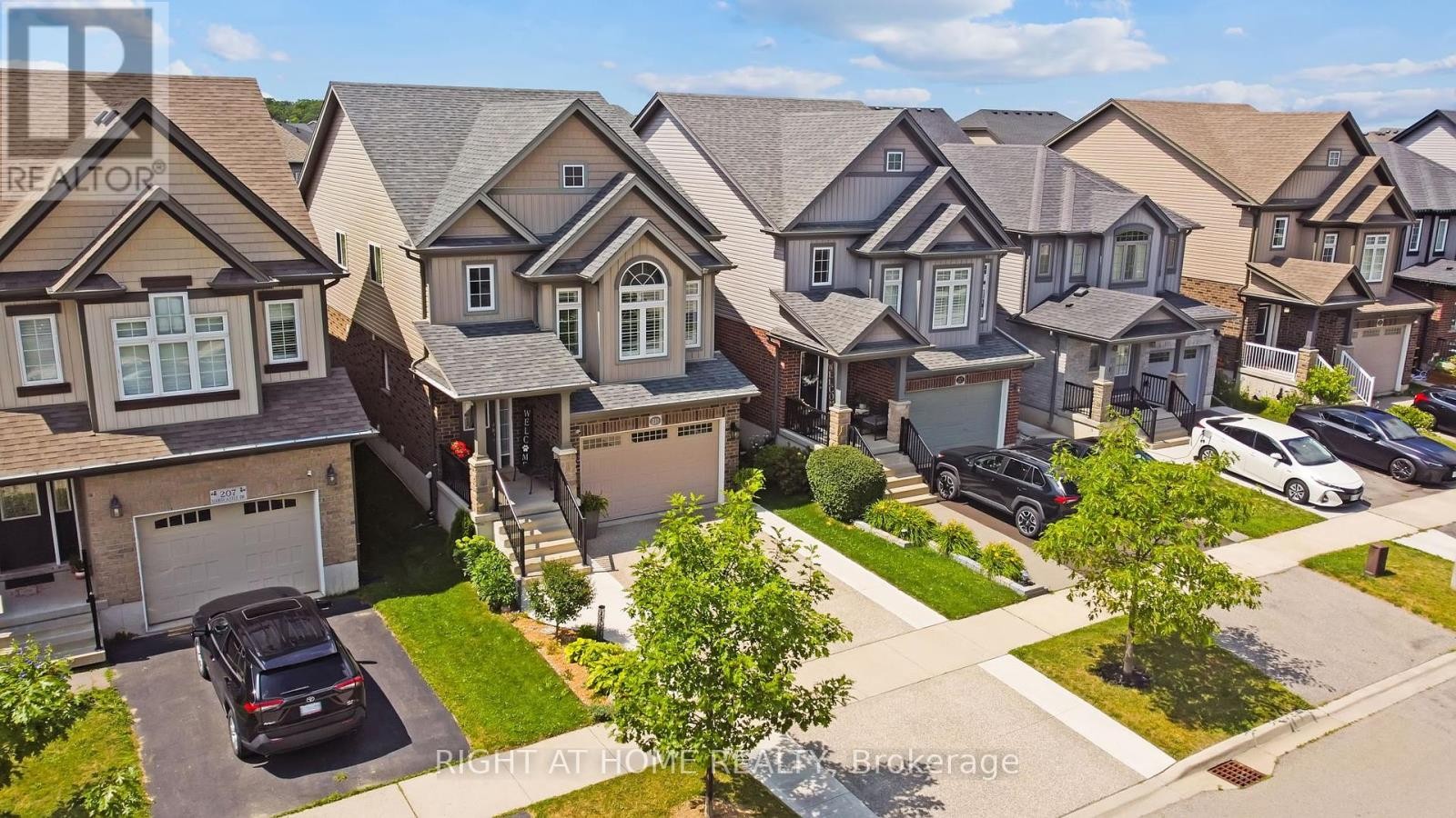 












211 HARDCASTLE DRIVE

,
Cambridge,




Ontario
N1S0A8

