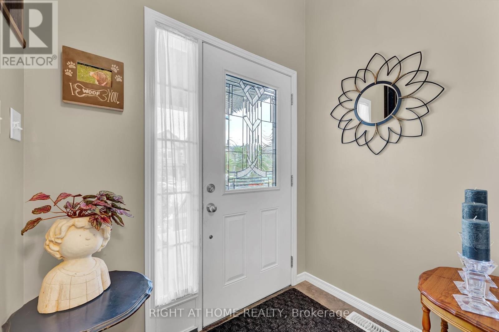












211 HARDCASTLE DRIVE

,
Cambridge,




Ontario
N1S0A8

