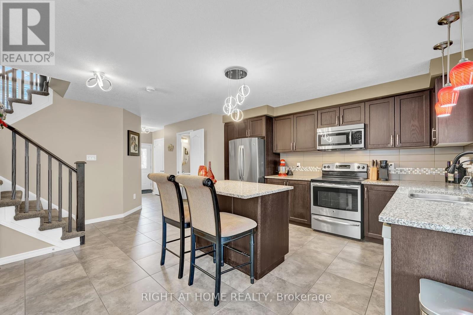 












211 HARDCASTLE DRIVE

,
Cambridge,




Ontario
N1S0A8

