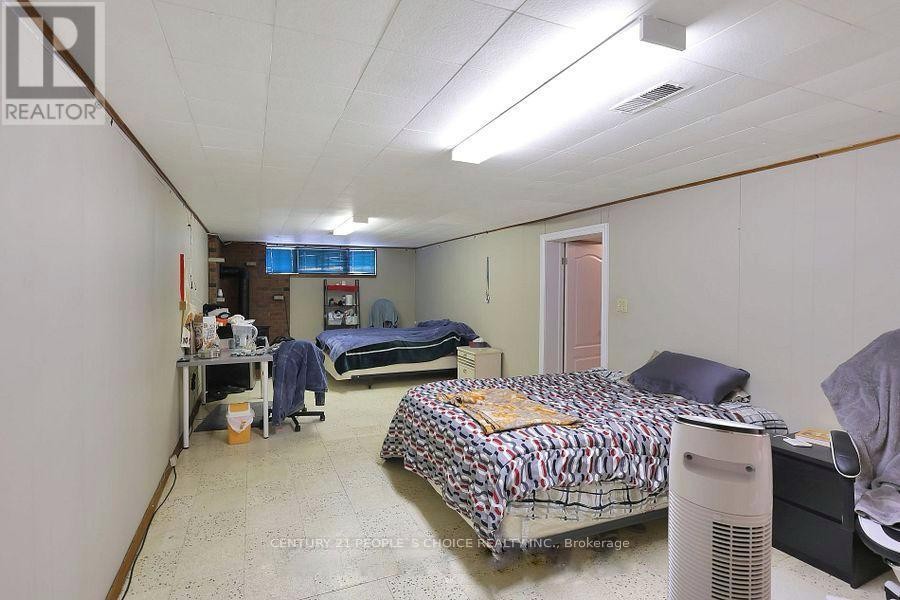 












FURNISHED - 122 RIFLE RANGE ROAD

,
Hamilton (Ainslie Wood),




Ontario
L8S3B6

